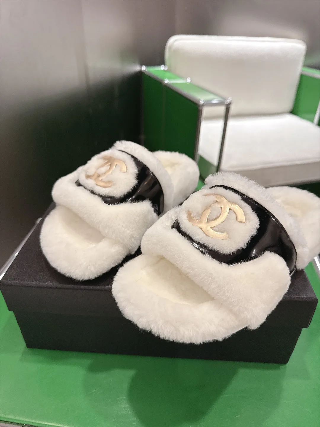 Тапочки Женские Chanel 17926702