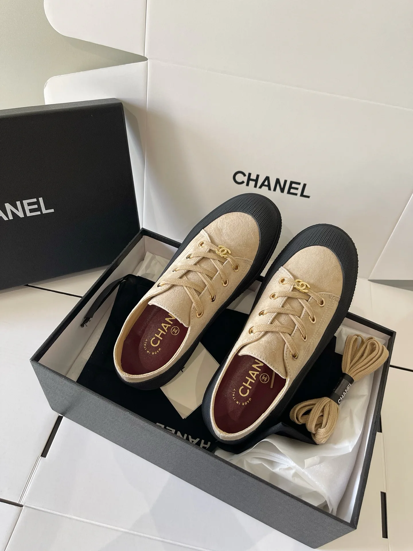 Кроссовки Женские Chanel 18437967