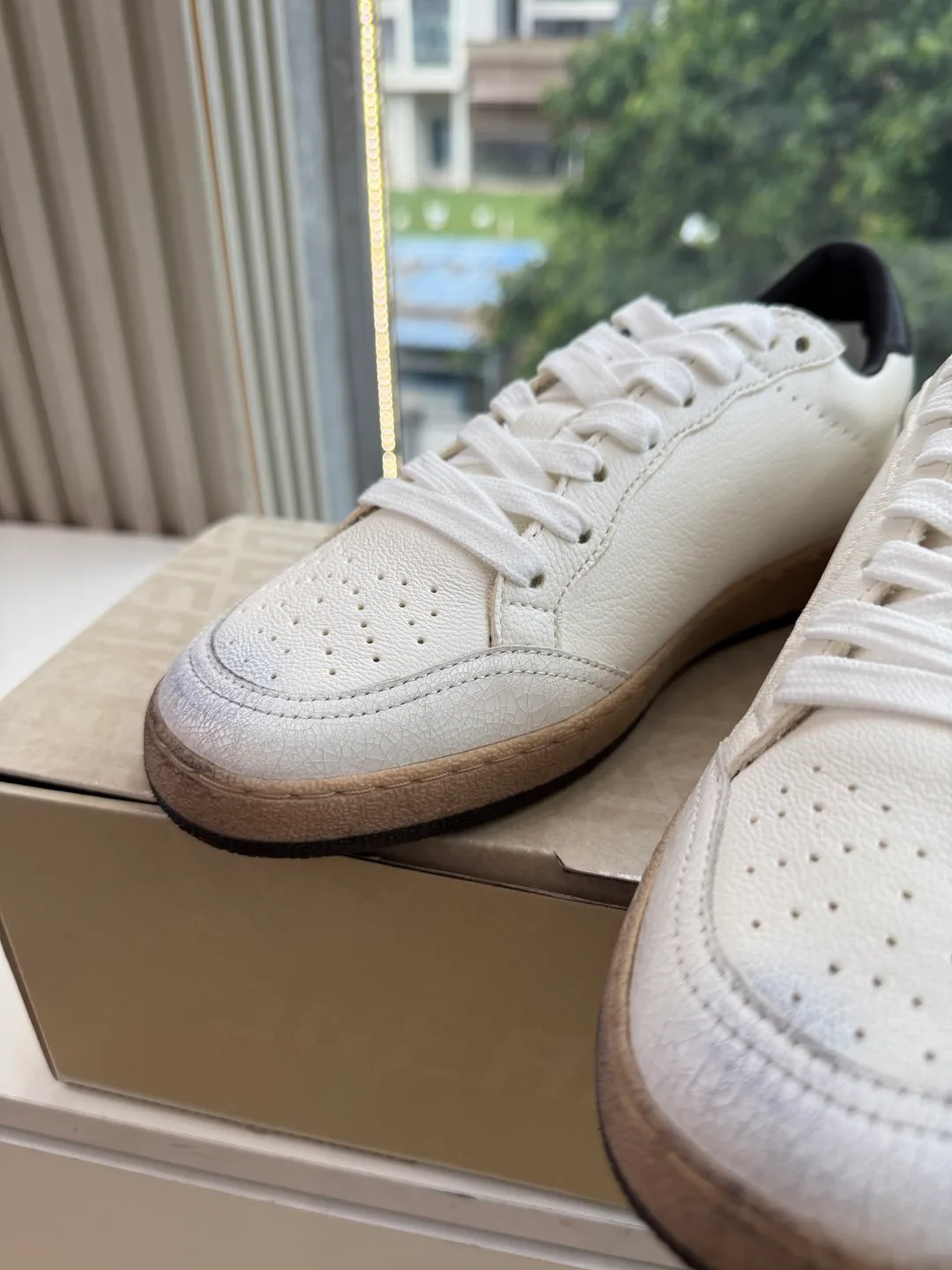Кроссовки Женские Golden Goose 18801051