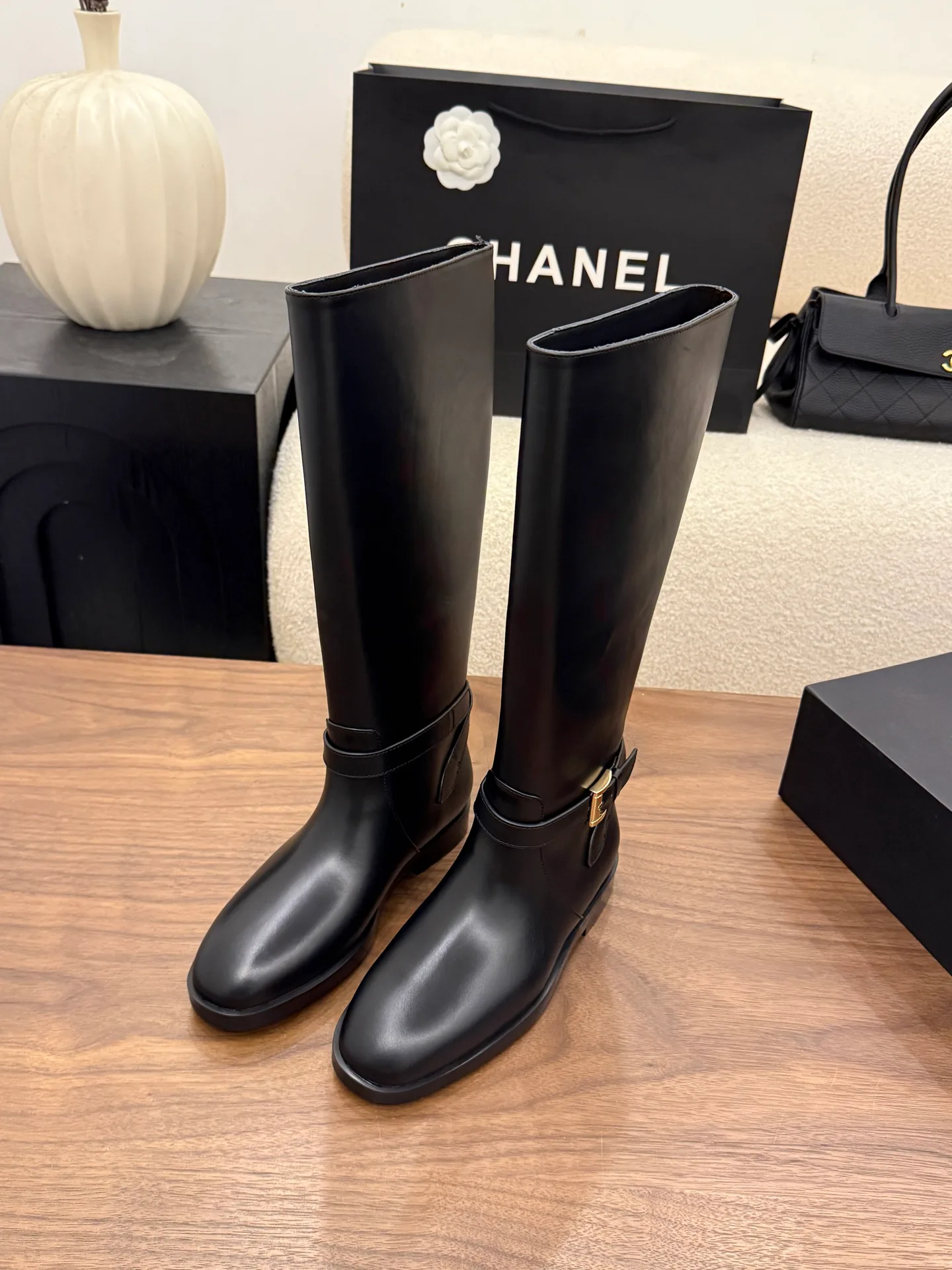 Сапоги Женские Chanel 18223540