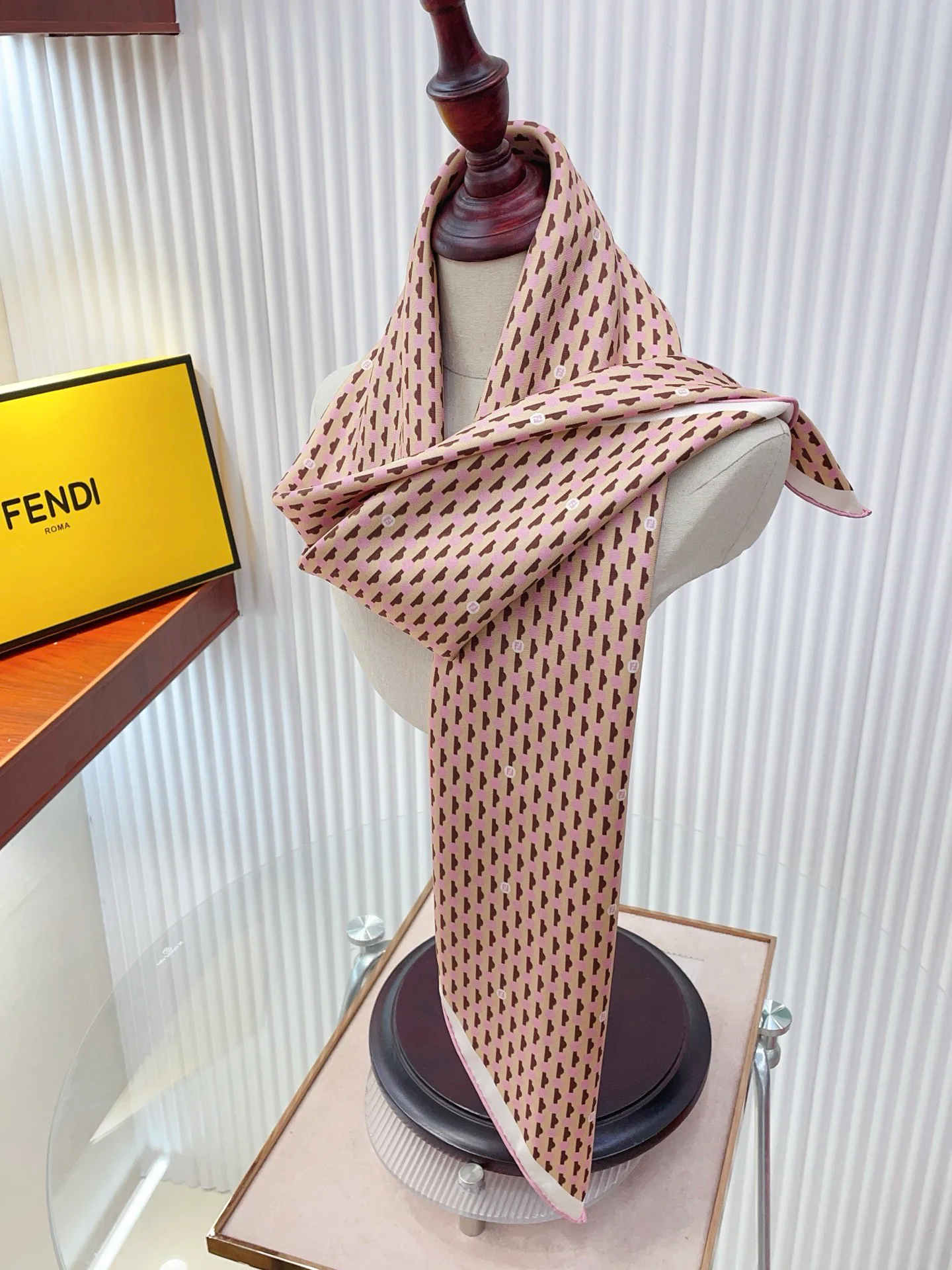 Платки Fendi 11362401