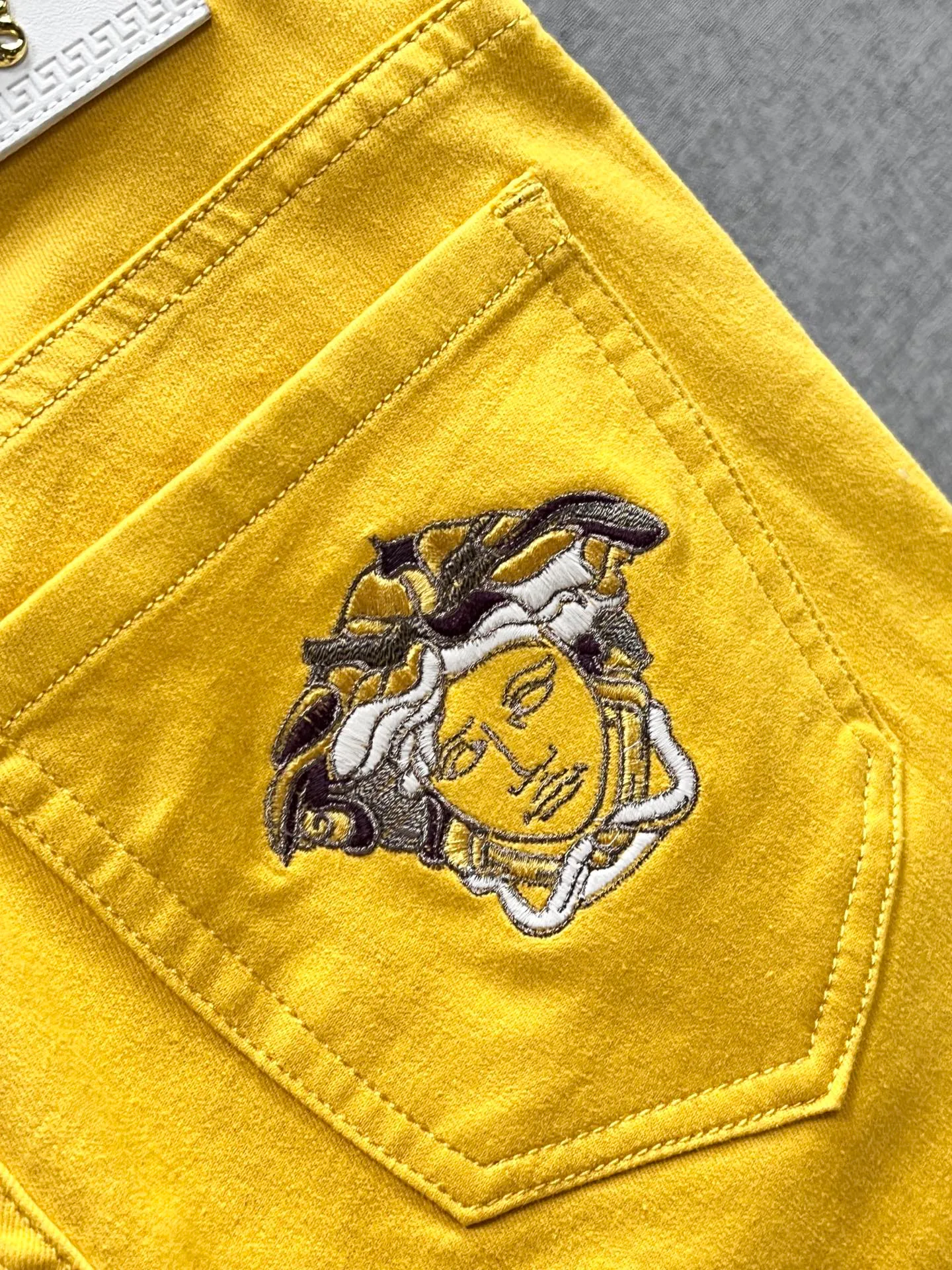 Джинсы Мужские Versace 18097849
