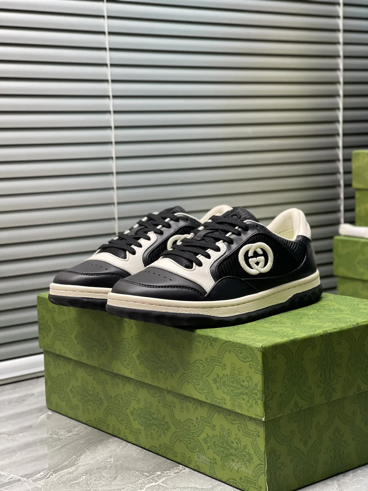 Кроссовки Женские Gucci 5813707