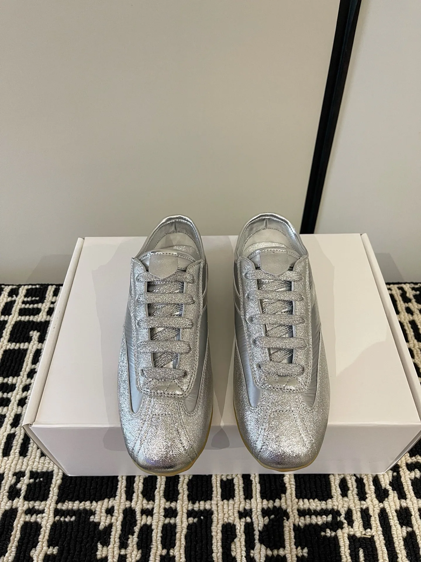 Кроссовки Женские Alexander Mcqueen 18386233
