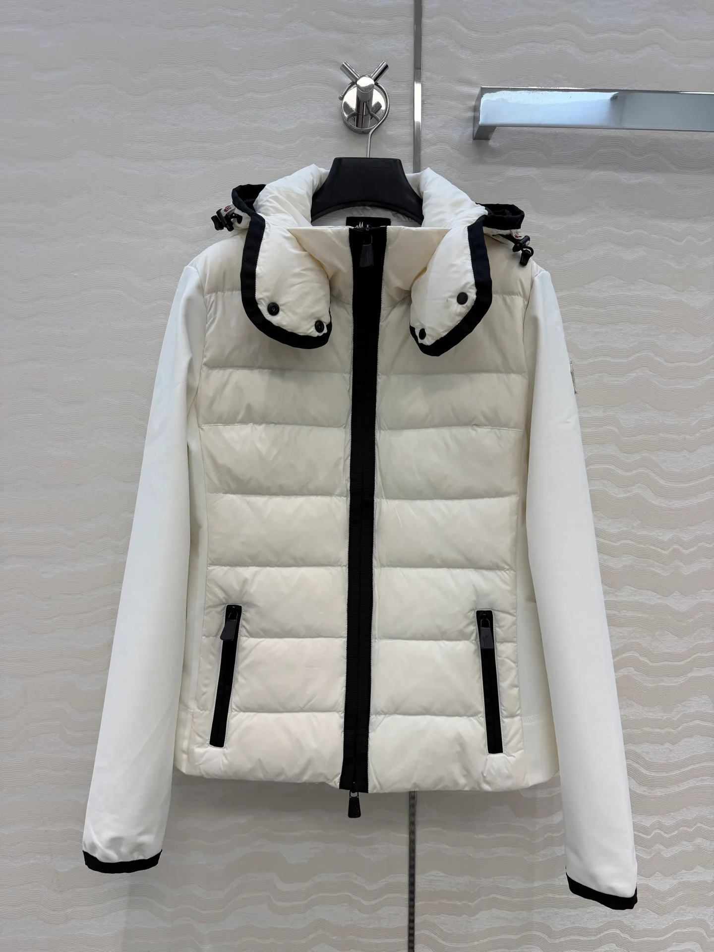 Куртки И Пуховики Женские Moncler 19698105