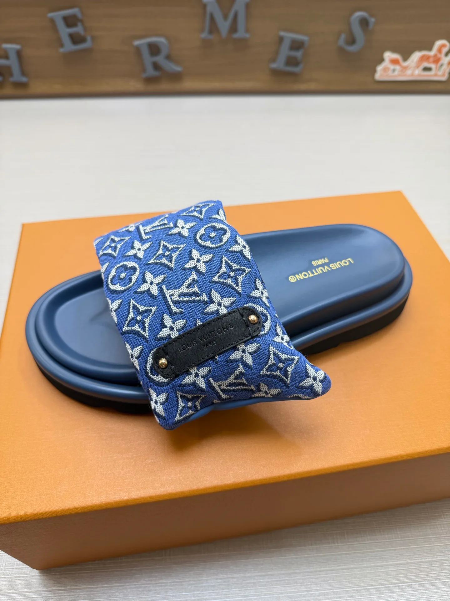 Шлепанцы Женские Louis Vuitton 18011828