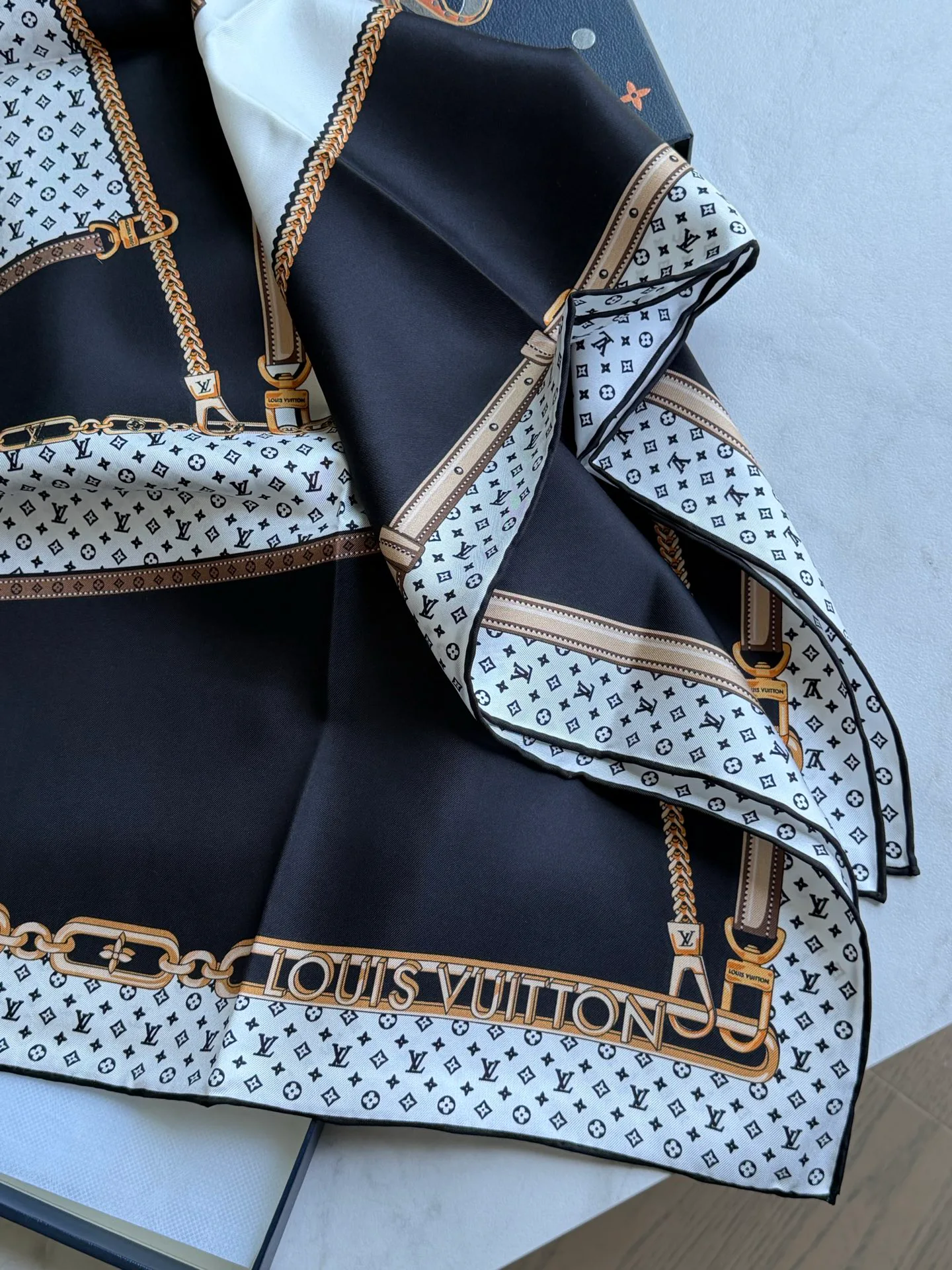 Платки Louis Vuitton 11613510