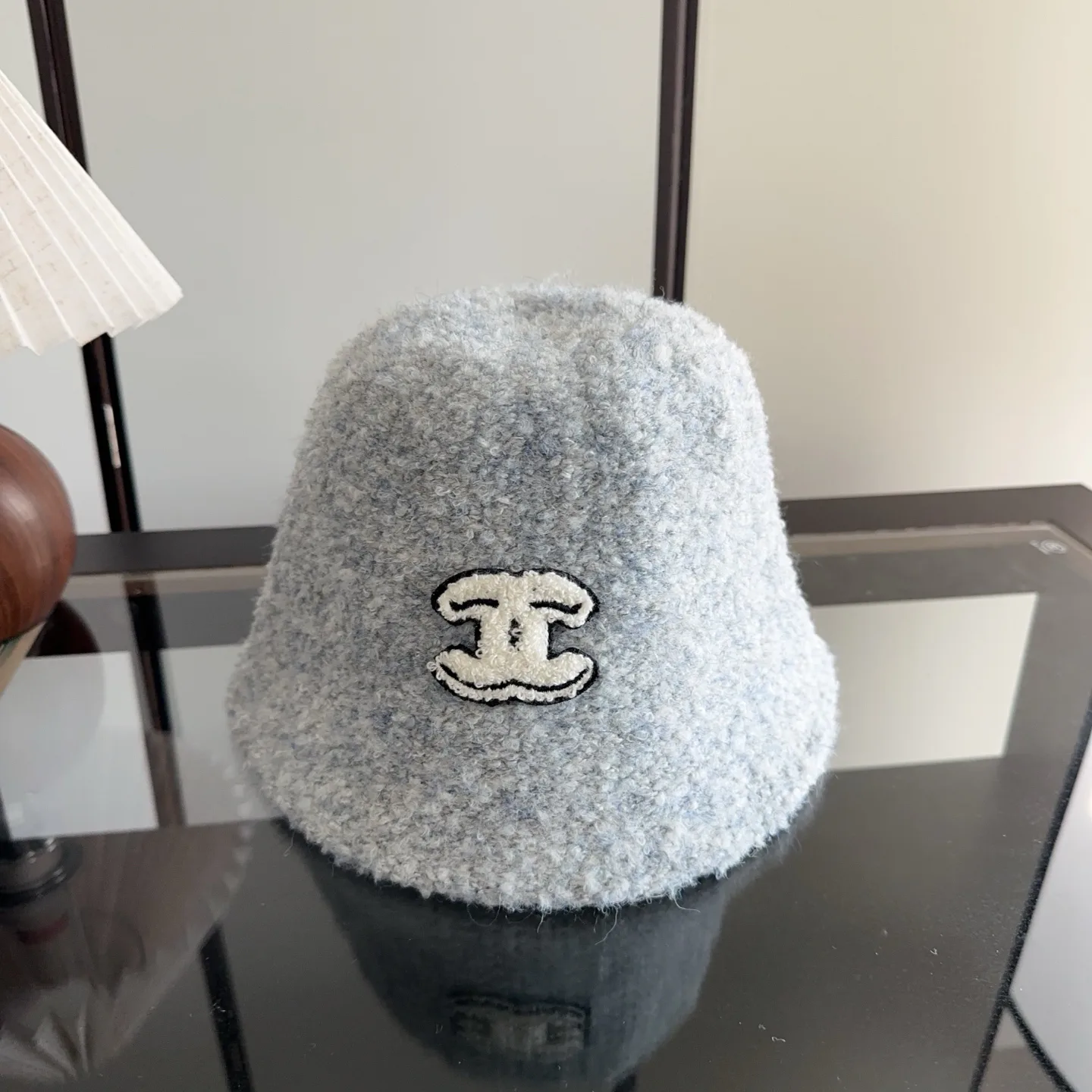 Головные Уборы Chanel 18105709