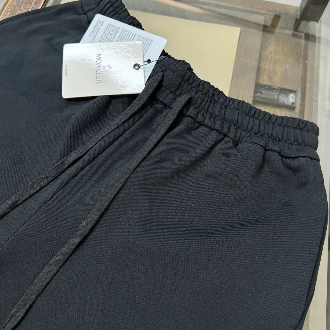 Шорты Женские Moncler 11668071