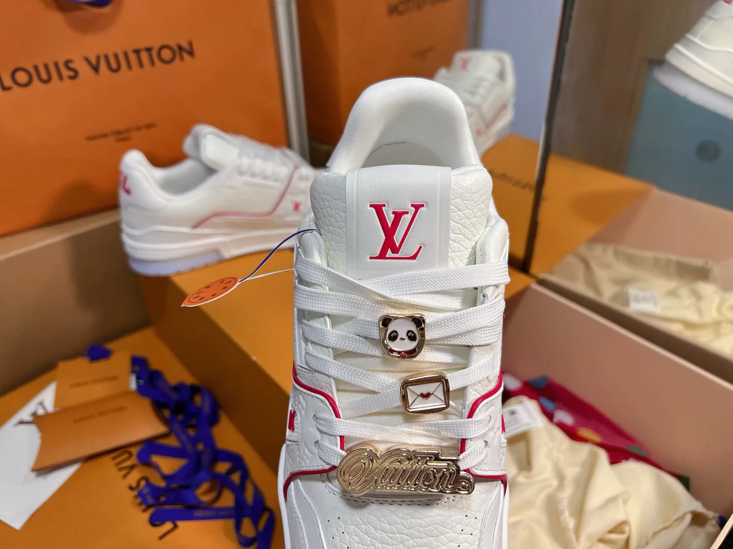 Кроссовки Женские Louis Vuitton 1880949