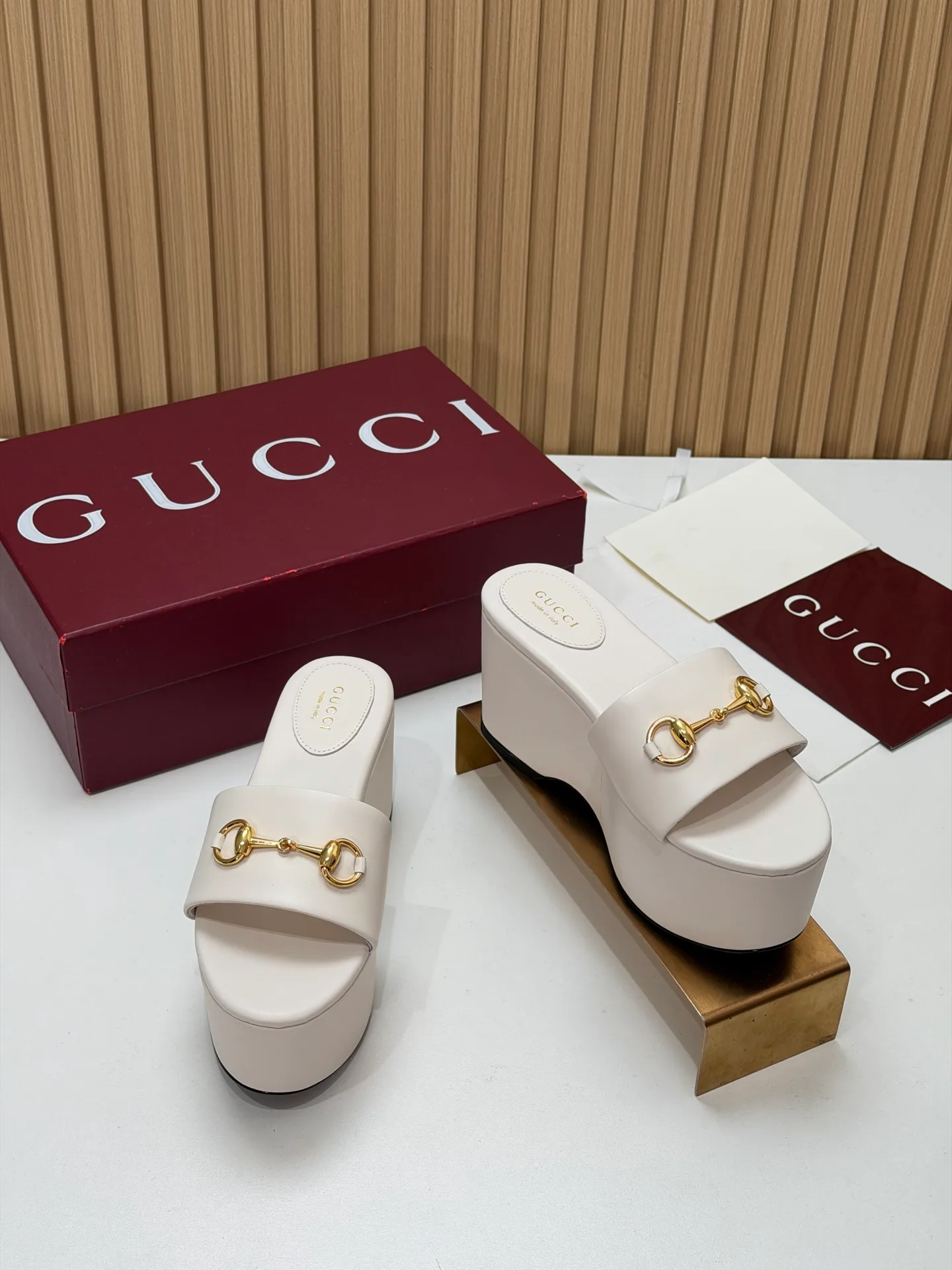 Босоножки Женские Gucci 17631678