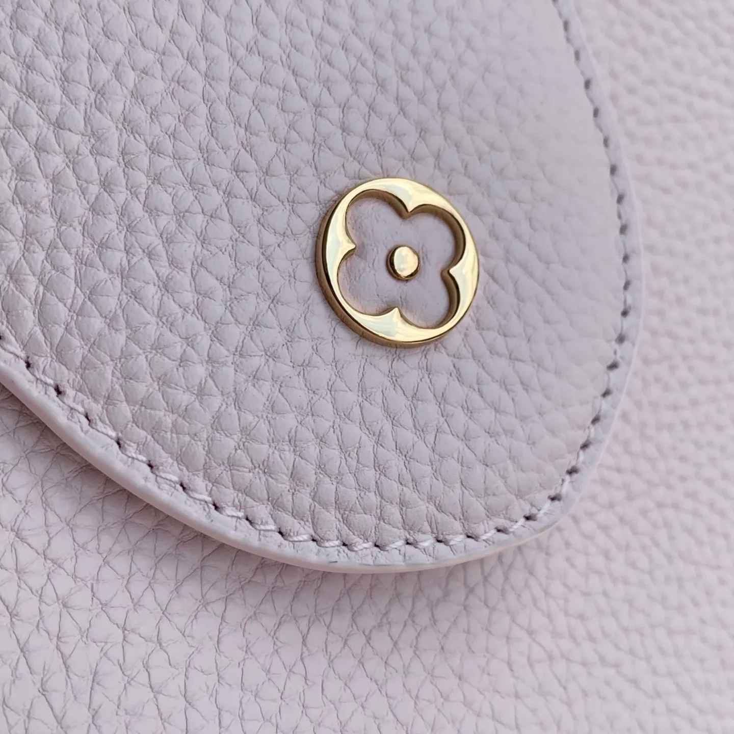 Классические Сумки Женские Louis Vuitton 18147529