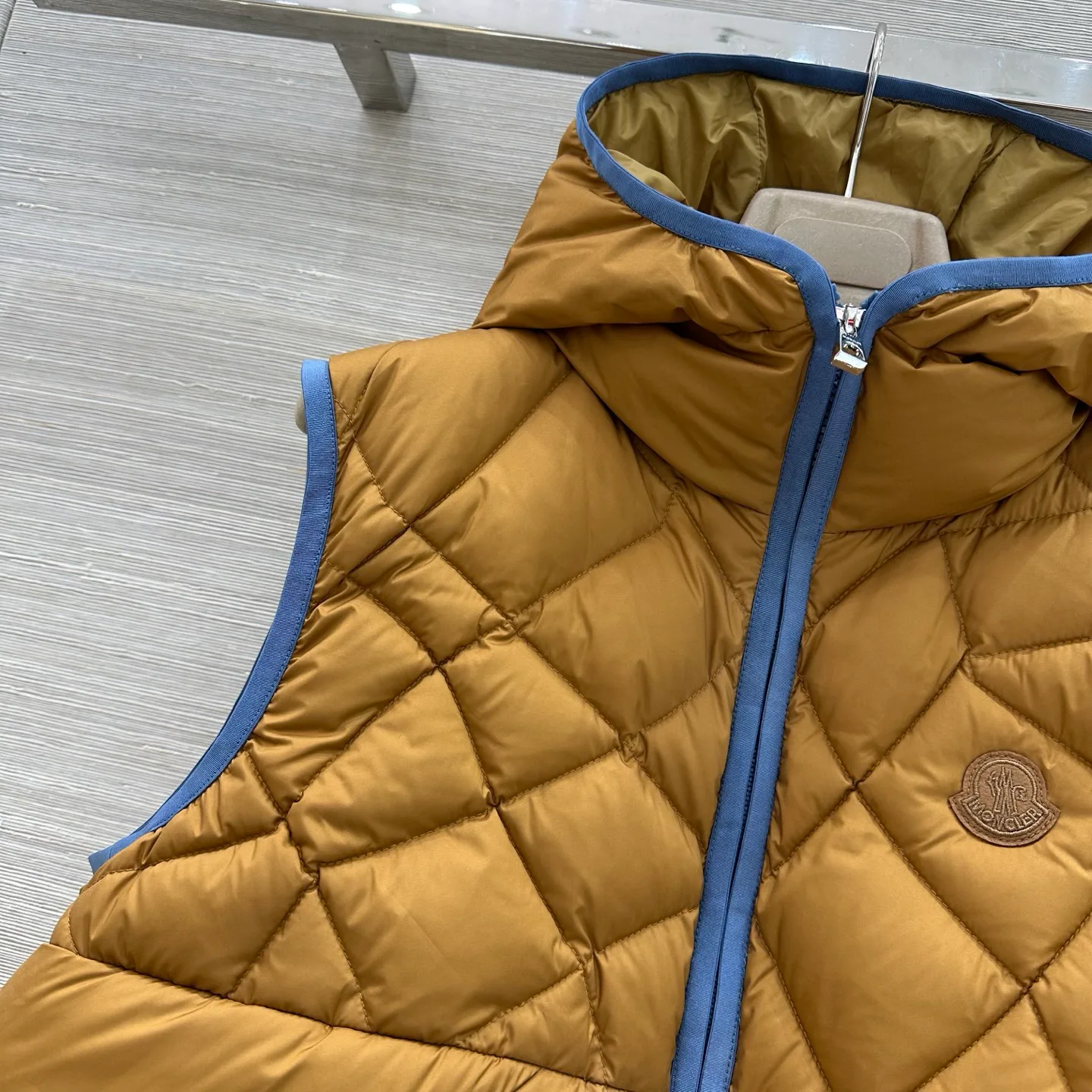 Жилеты Женские Moncler 18403765