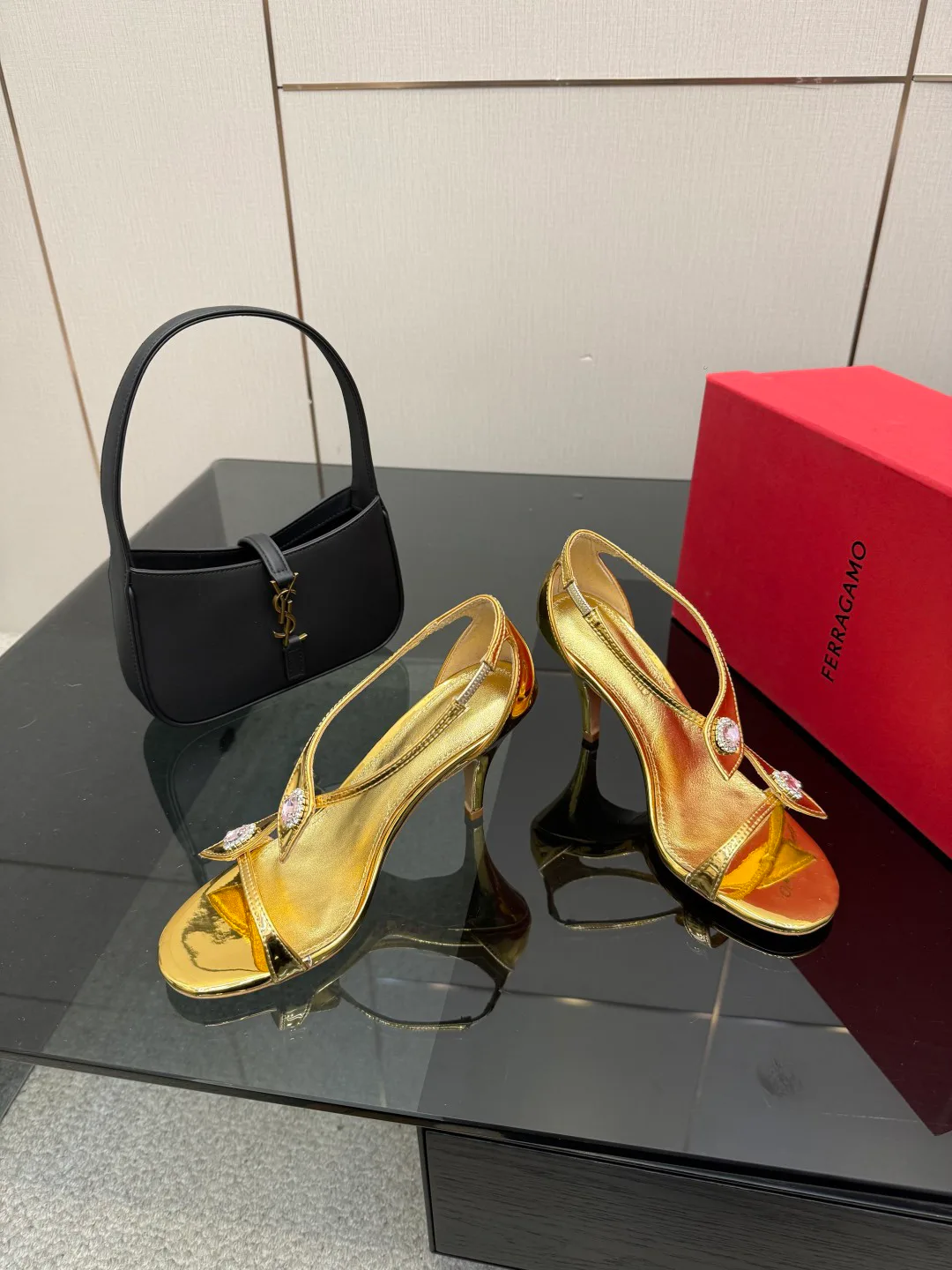 Босоножки Женские Salvatore Ferragamo 5052123