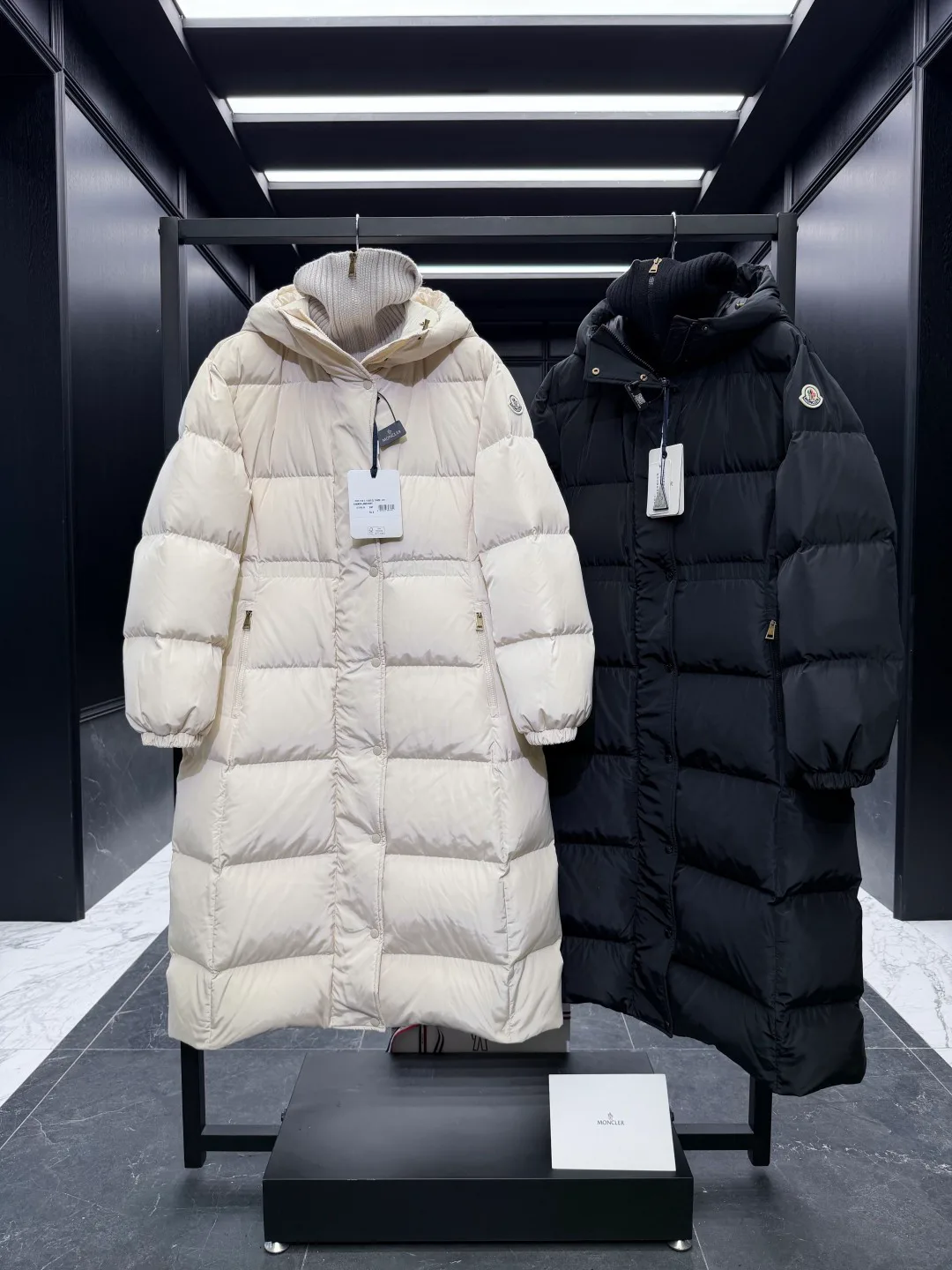 Куртки И Пуховики Женские Moncler 18430345
