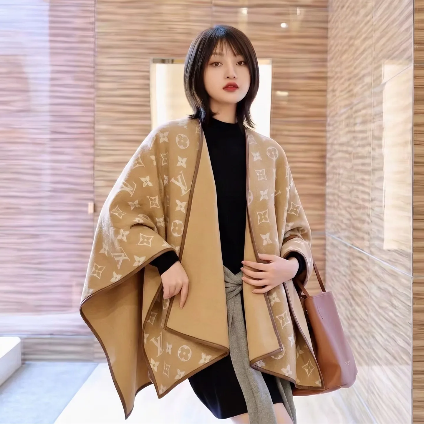 Пальто Женские Louis Vuitton 18262611