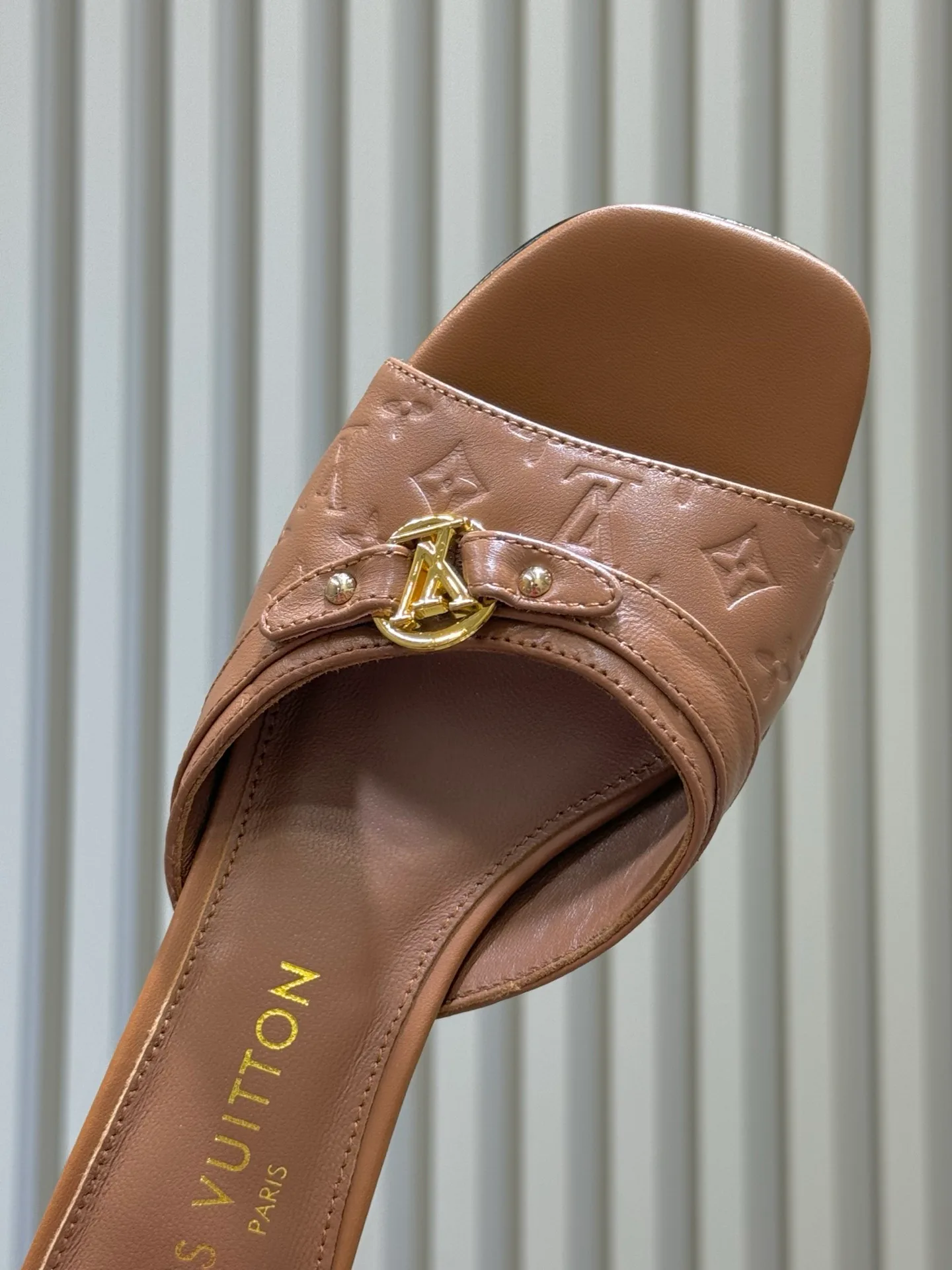 Босоножки Женские Louis Vuitton 1291458