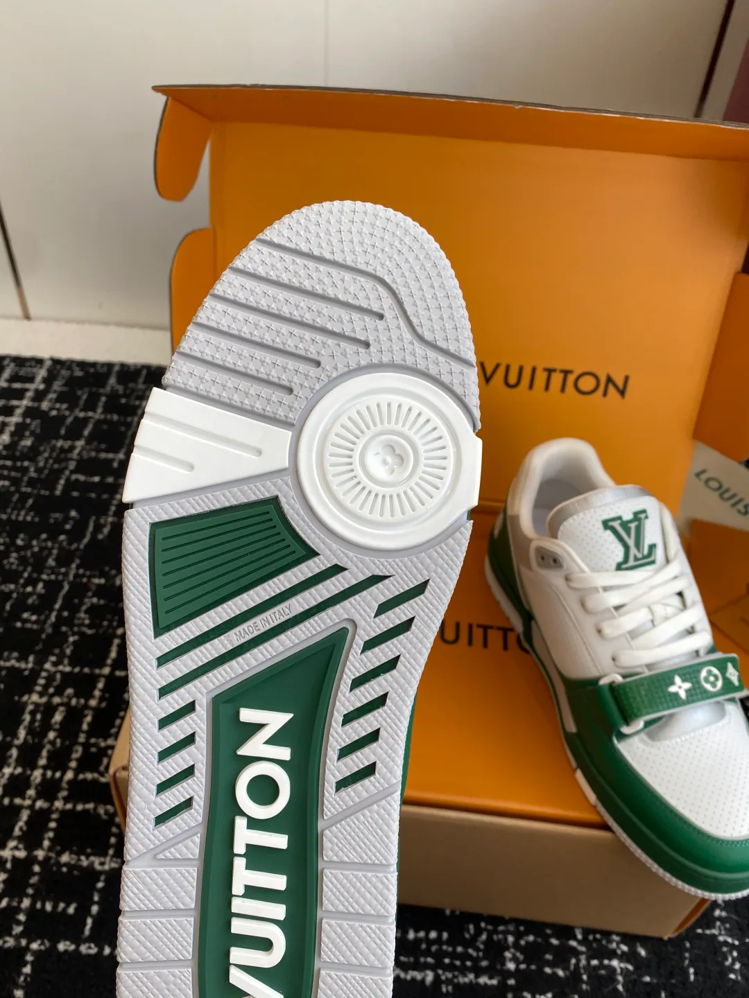 Кроссовки Женские Louis Vuitton 98366