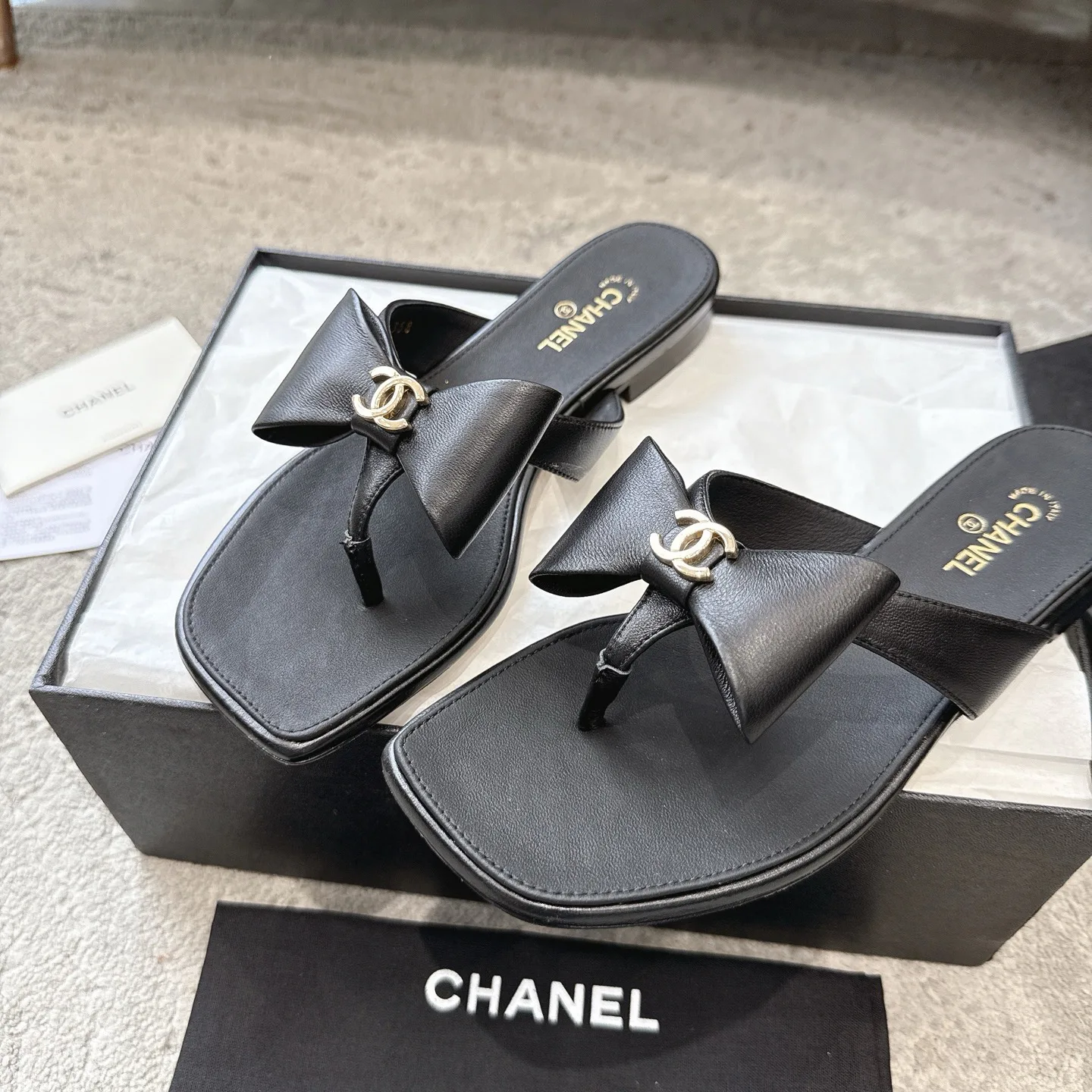 Шлепанцы Женские Chanel 17572302