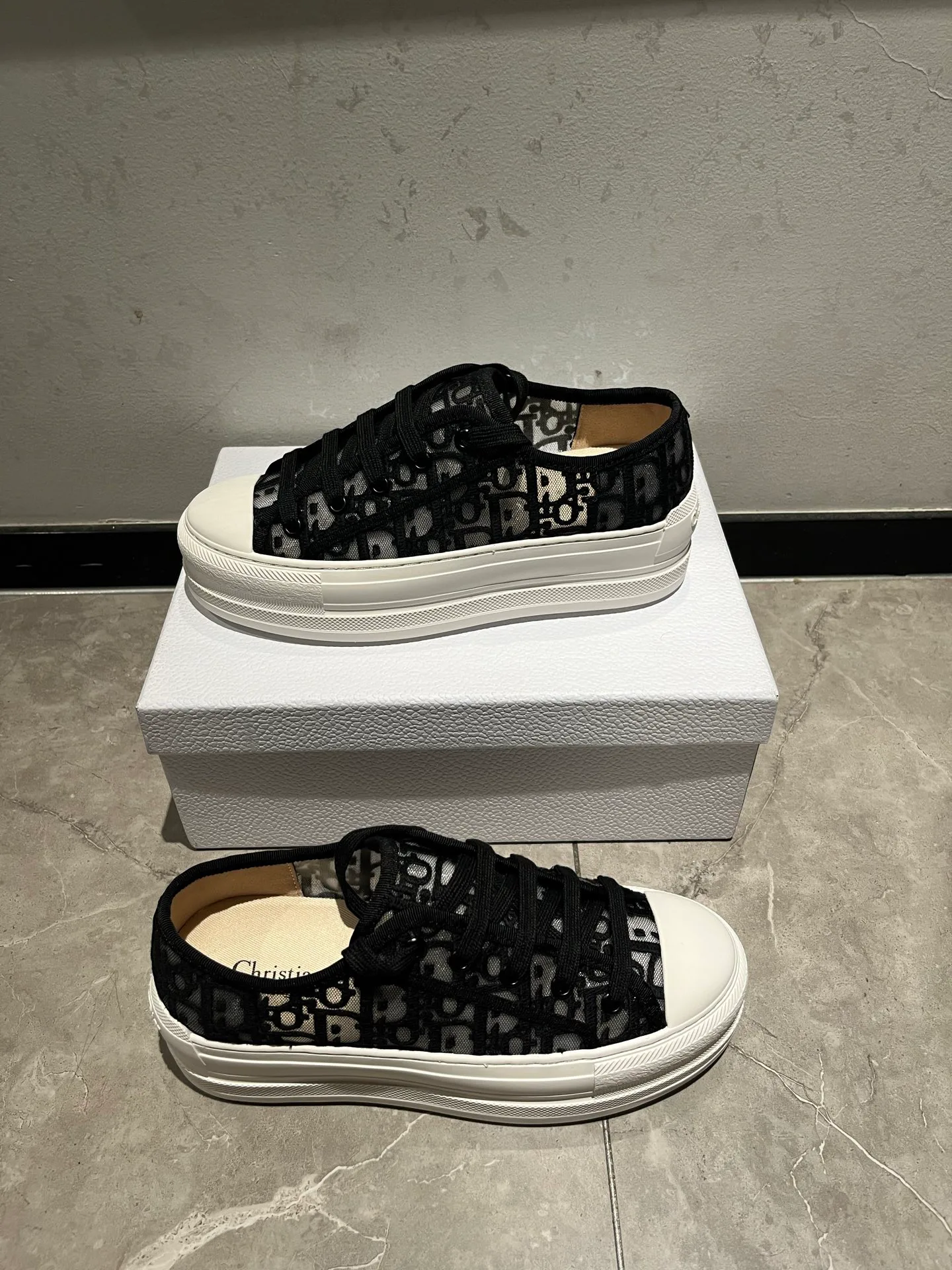 Кроссовки Женские Christian Dior 12926094