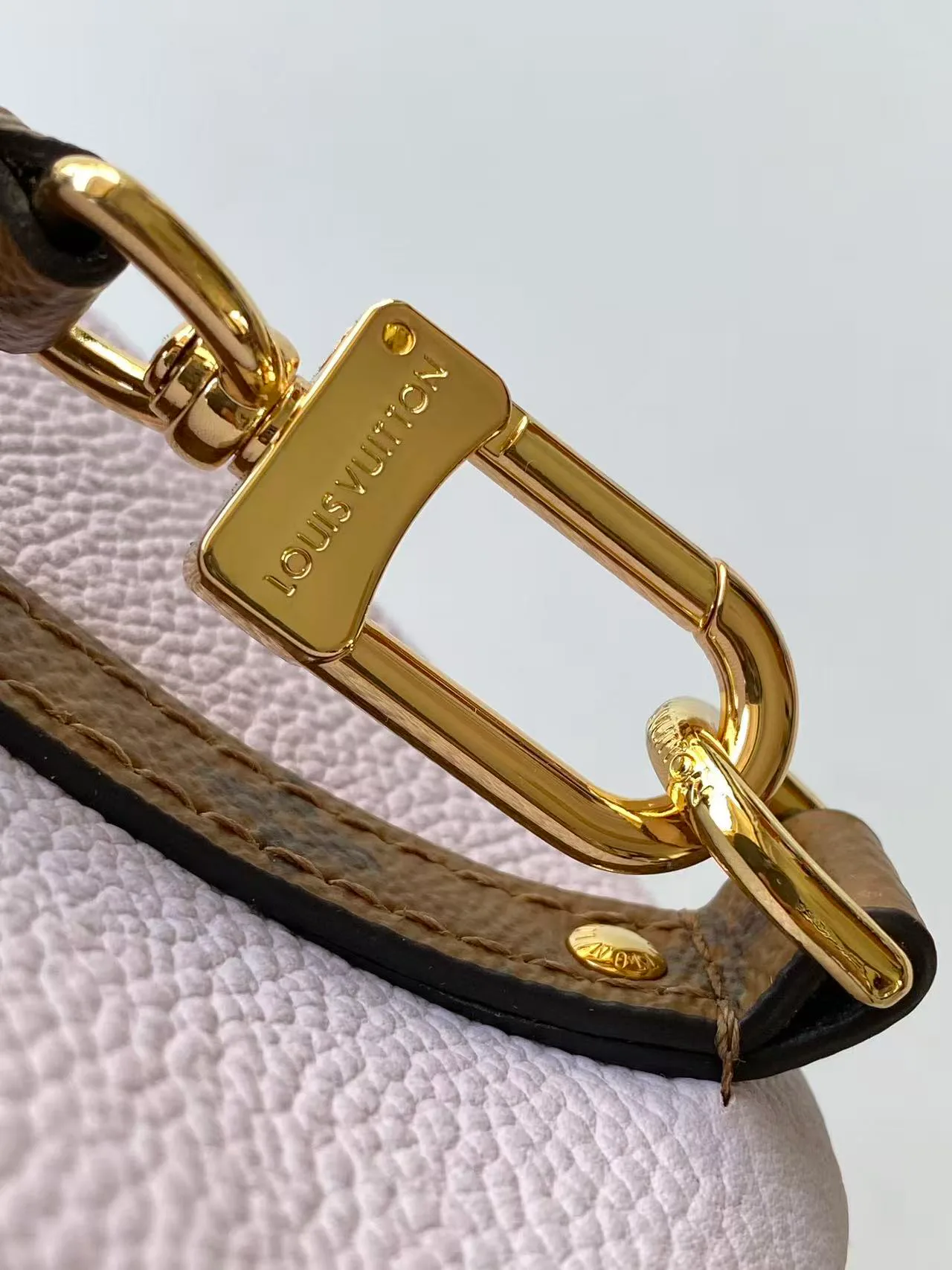 Сумки На Ремне Женские Louis Vuitton 512912