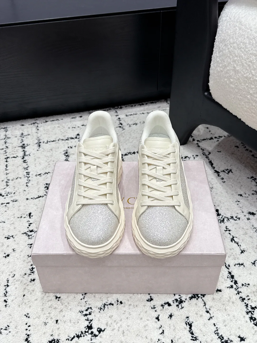 Кроссовки Женские Jimmy Choo 18125182
