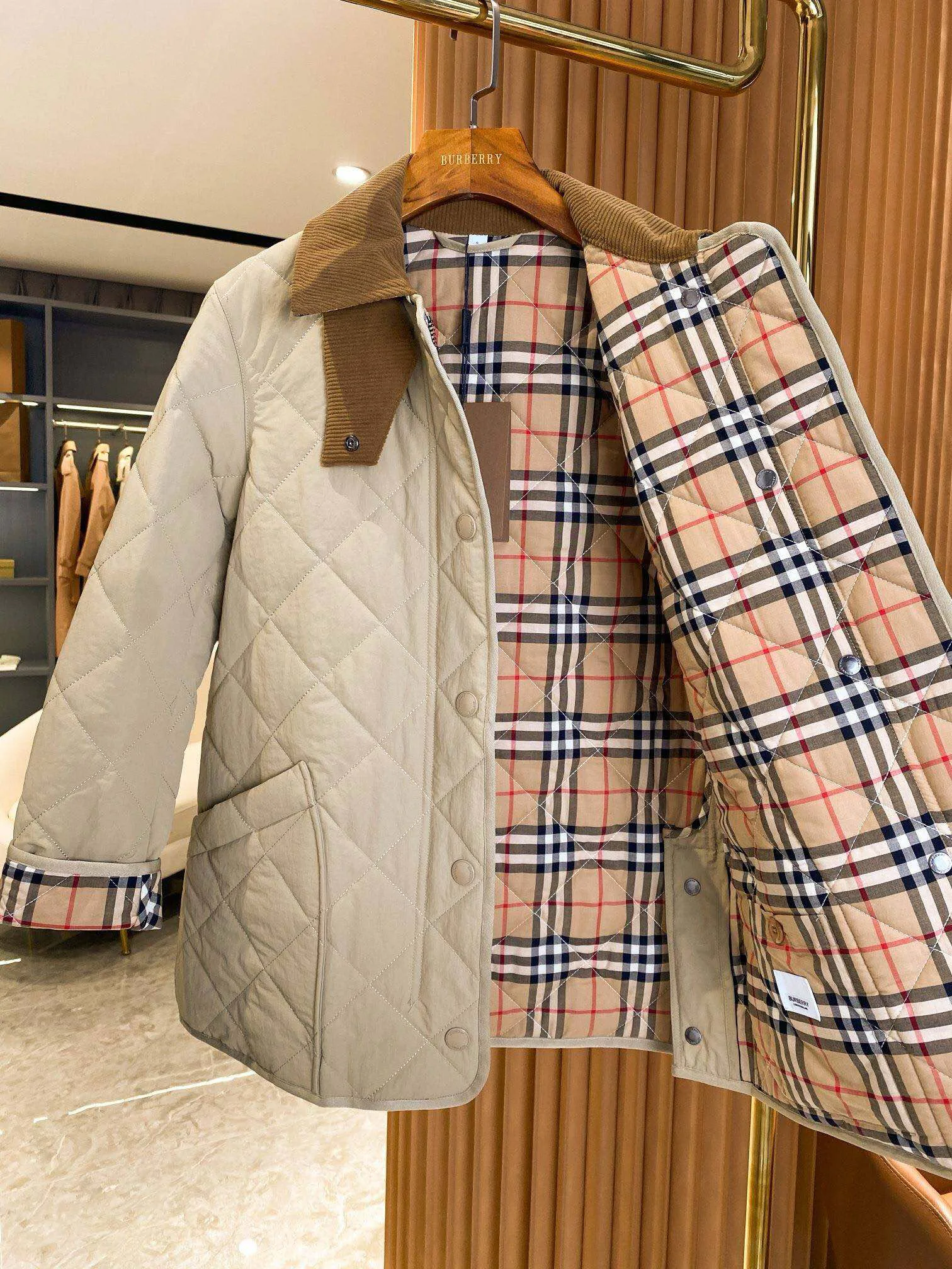 Куртки И Пуховики Женские Burberry 17998768