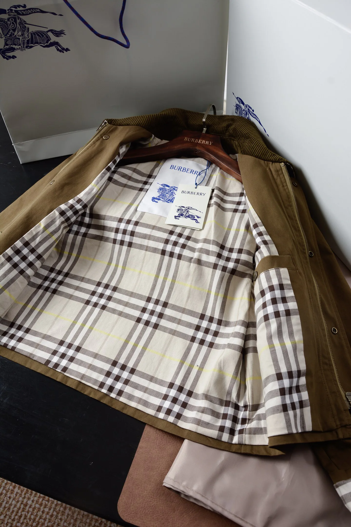 Тренчи Женские Burberry 17906710