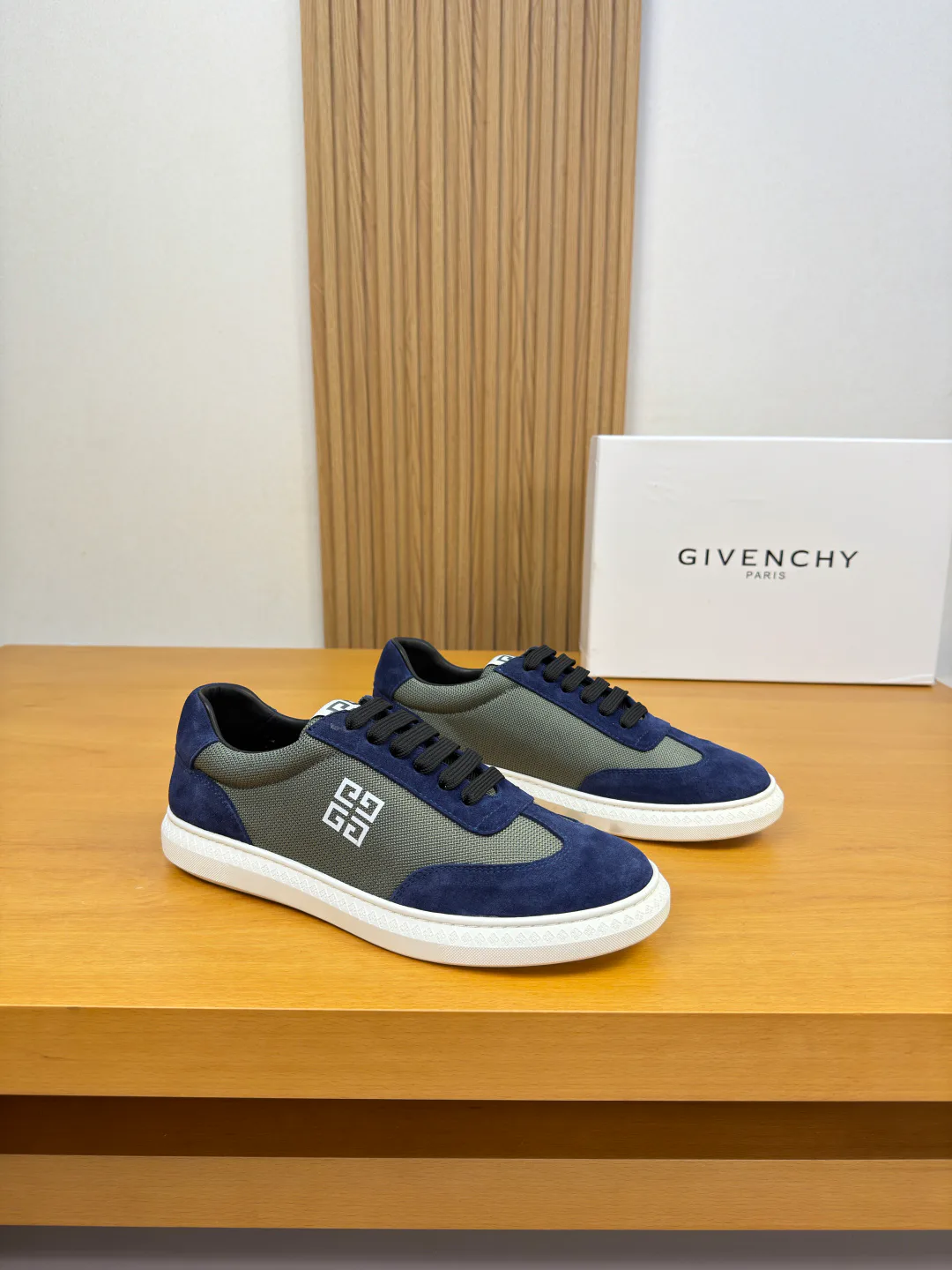 Кроссовки Мужские Givenchy 18597815