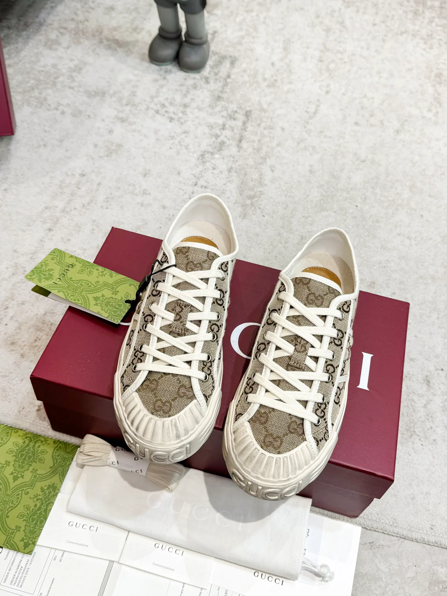 Кроссовки Женские Gucci 18139046