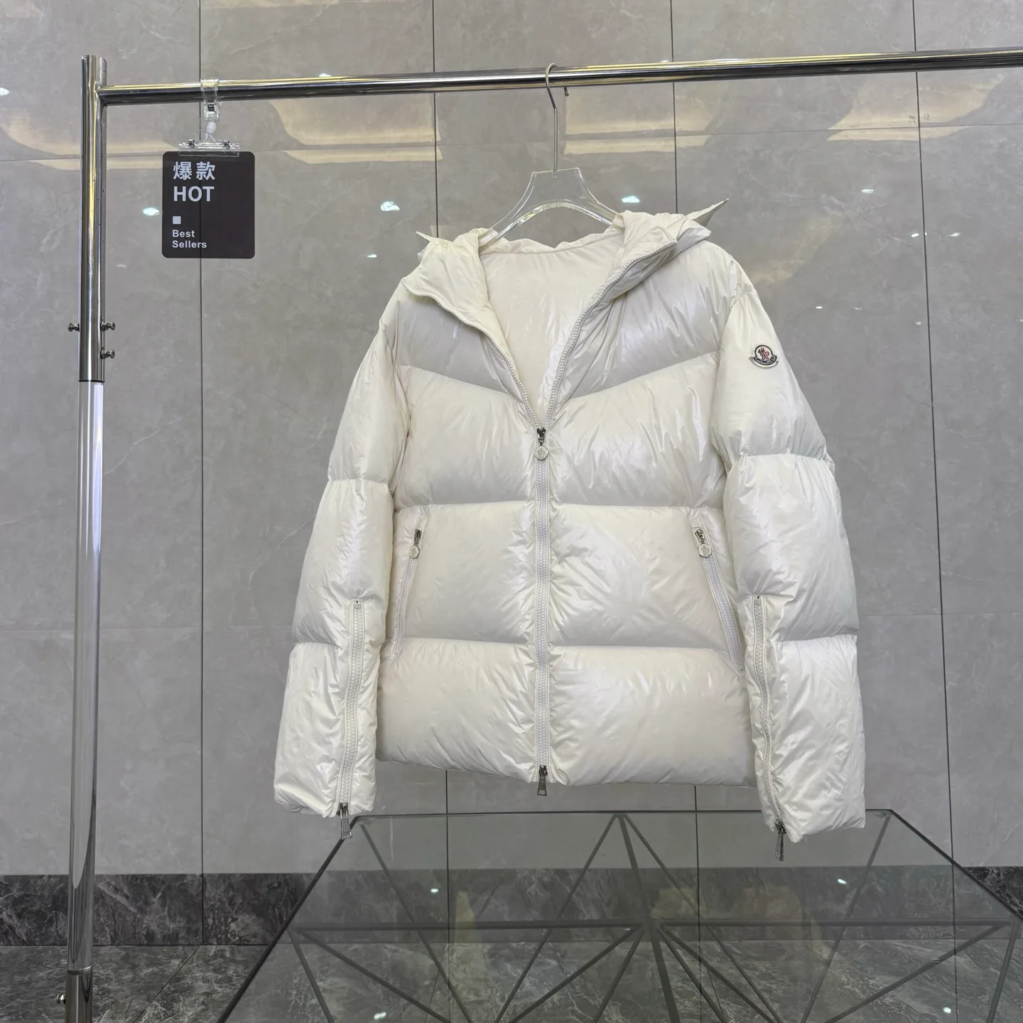 Куртки И Пуховики Женские Moncler 18391717