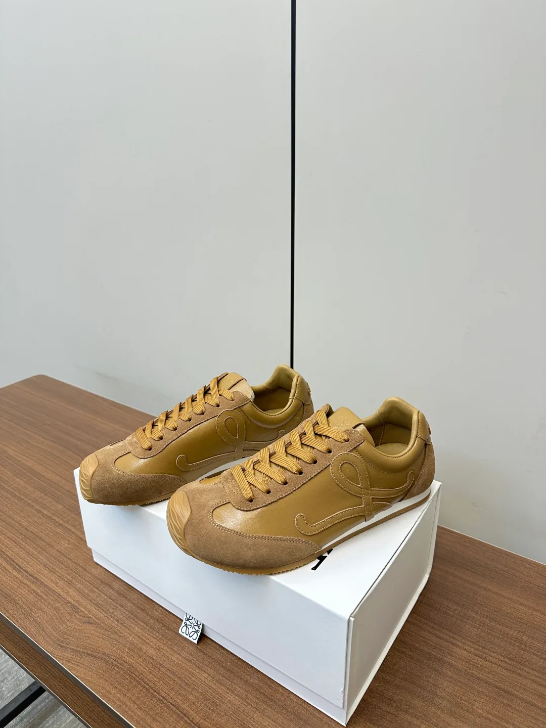 Кроссовки Женские Loewe 33130