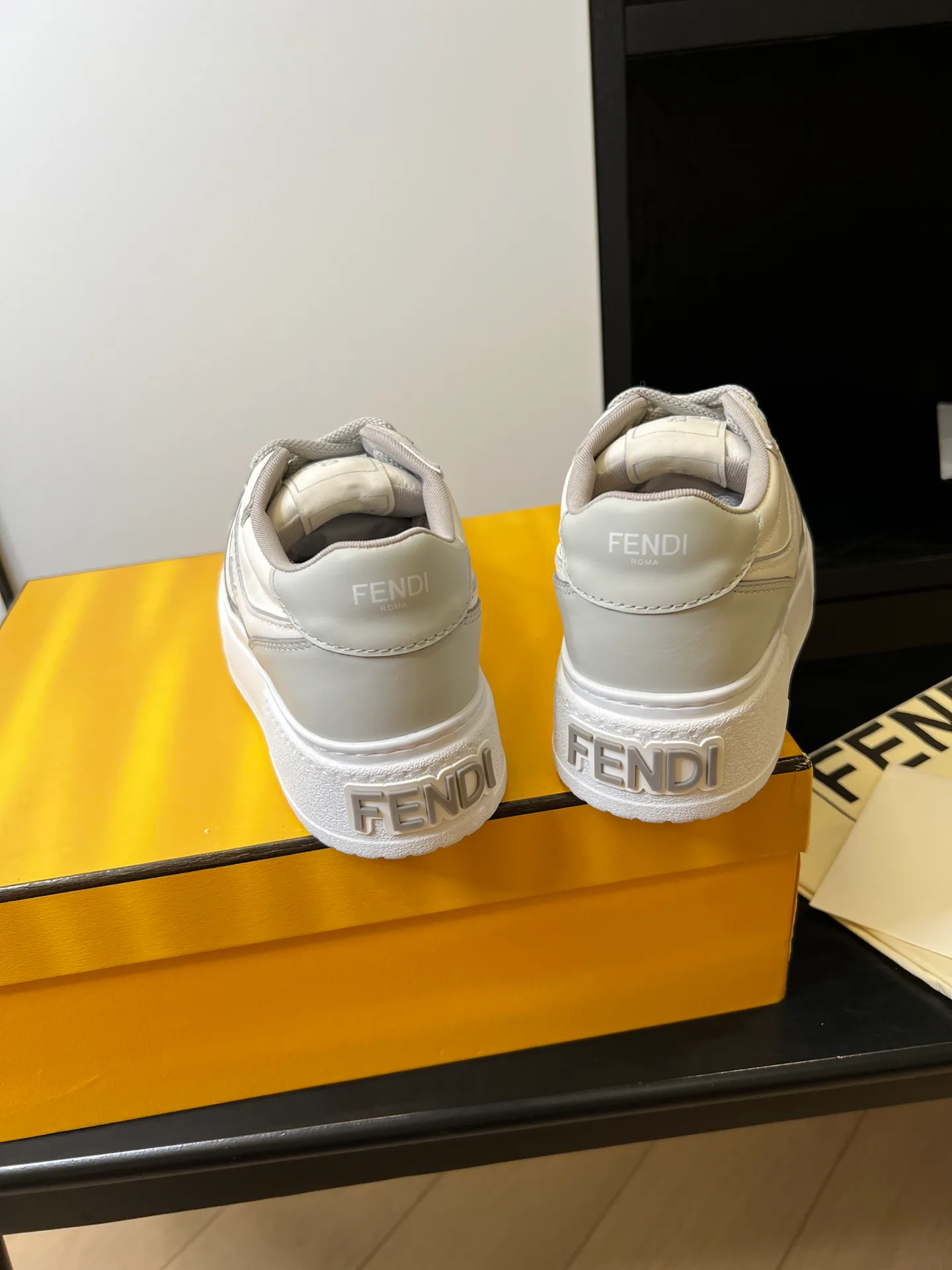 Кроссовки Женские Fendi 515274