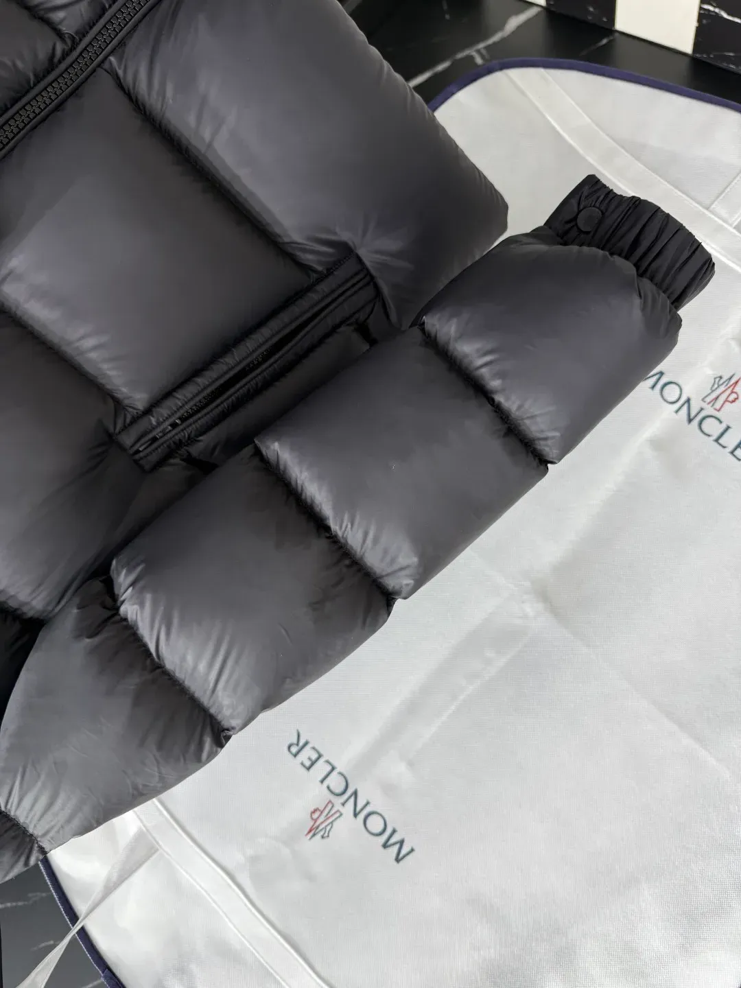 Куртки И Пуховики Мужские Moncler 1807038