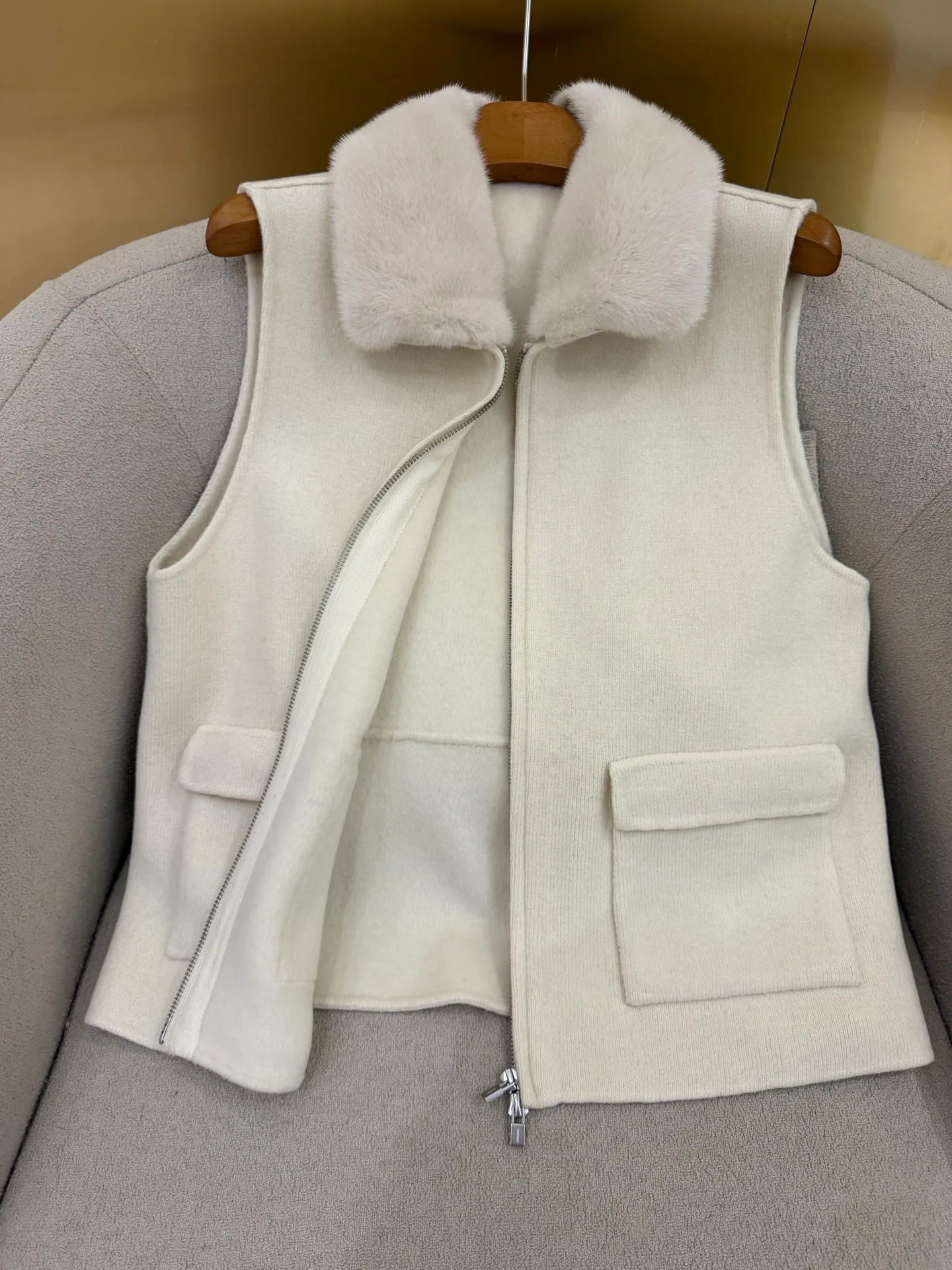 Жилеты Женские Loro Piana 18513128