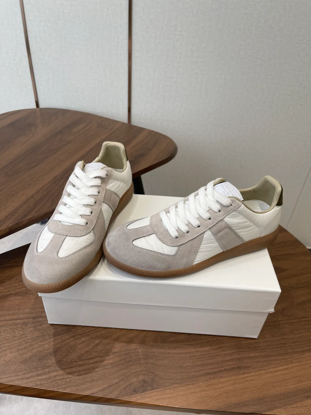 Кроссовки Женские Maison Margiela 11867619