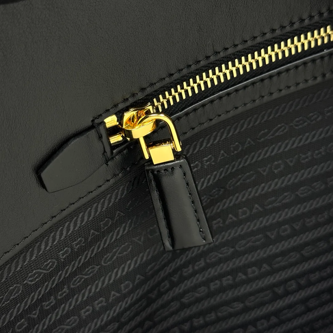 Классические Сумки Женские Prada 2247573