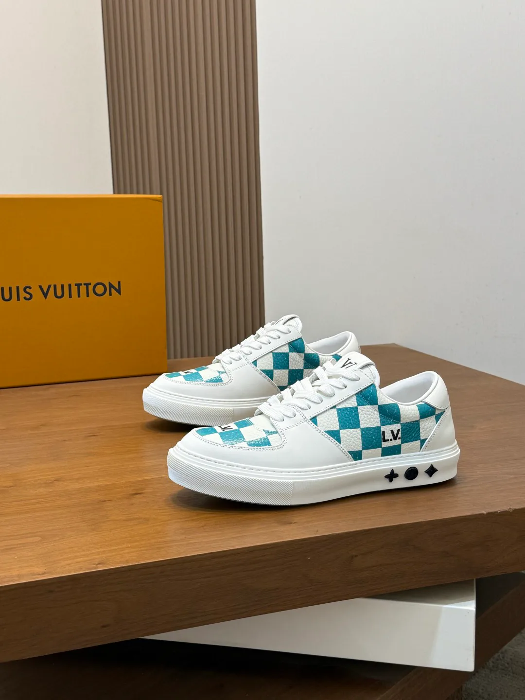 Кроссовки Мужские Louis Vuitton 17447612