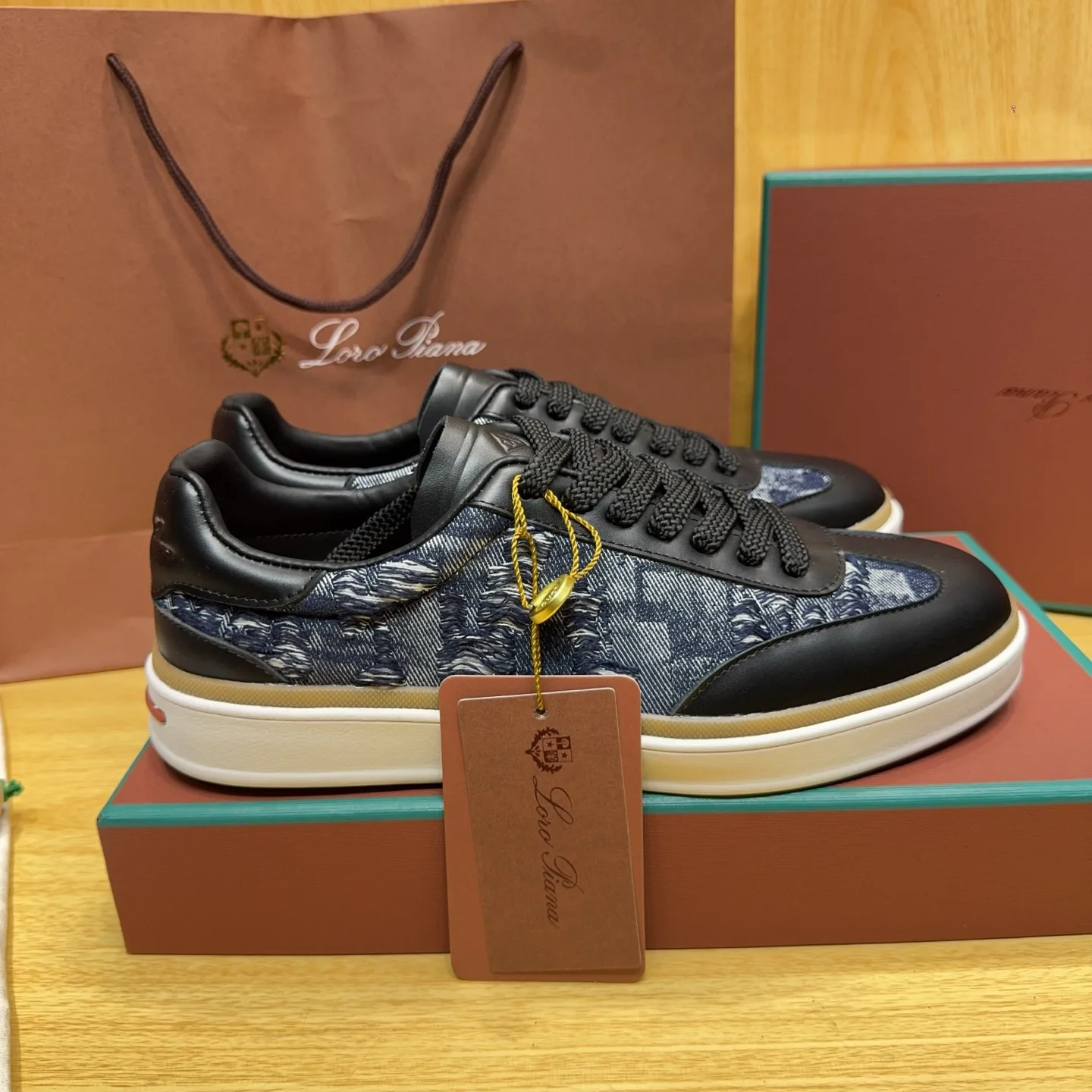 Кроссовки Женские Loro Piana 18263649