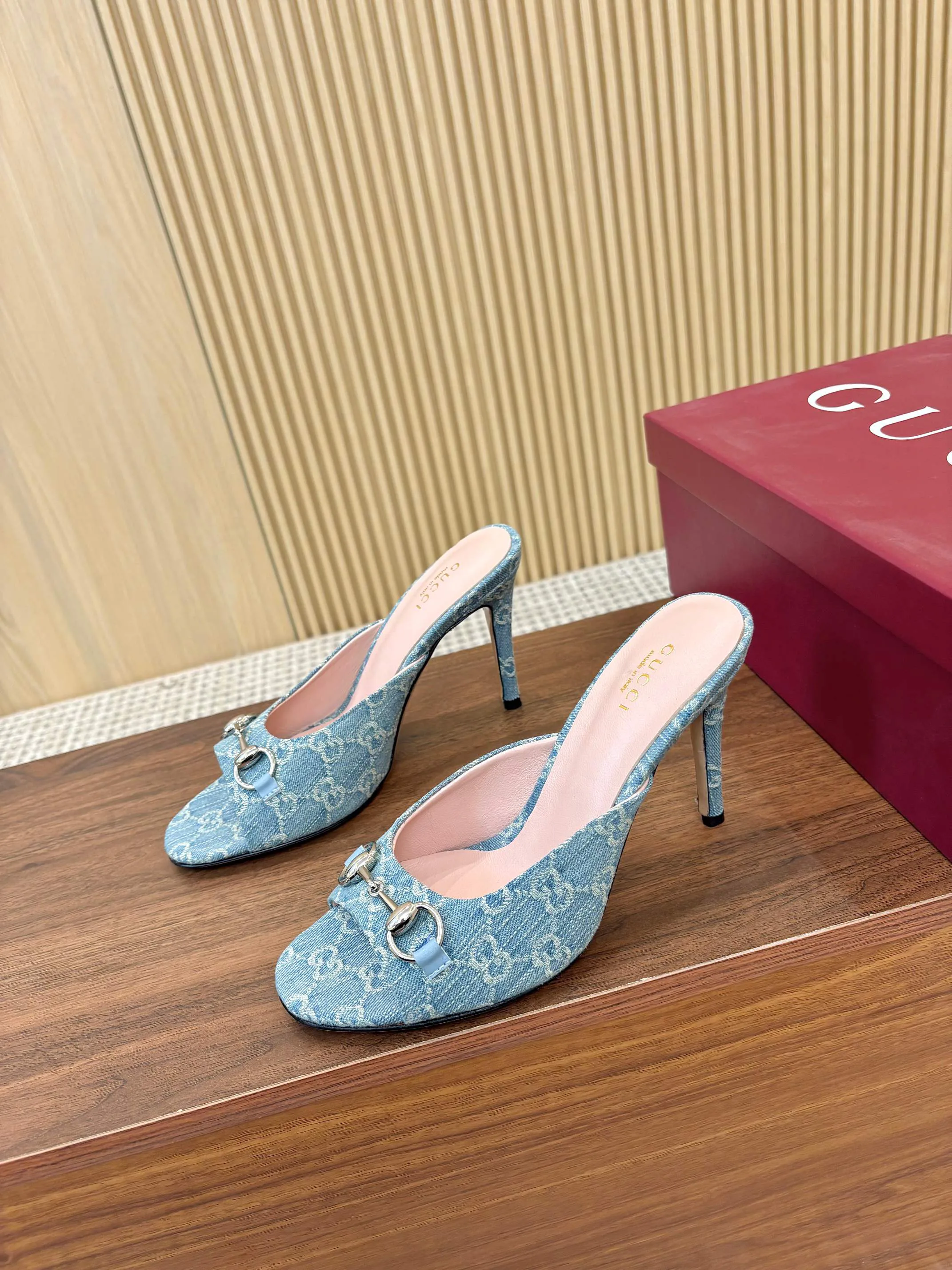 Босоножки Женские Gucci 11529298