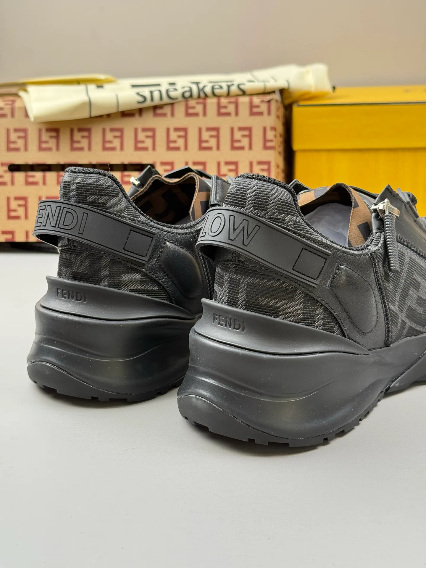 Кроссовки Мужские Fendi 1847828