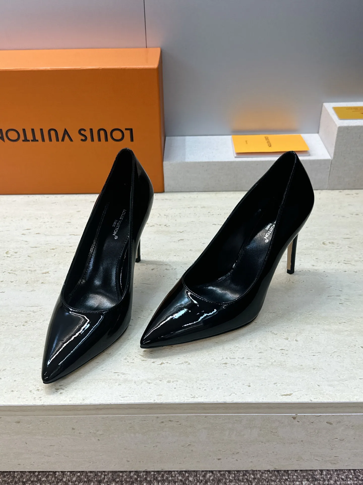 Туфли Женские Louis Vuitton 13346479