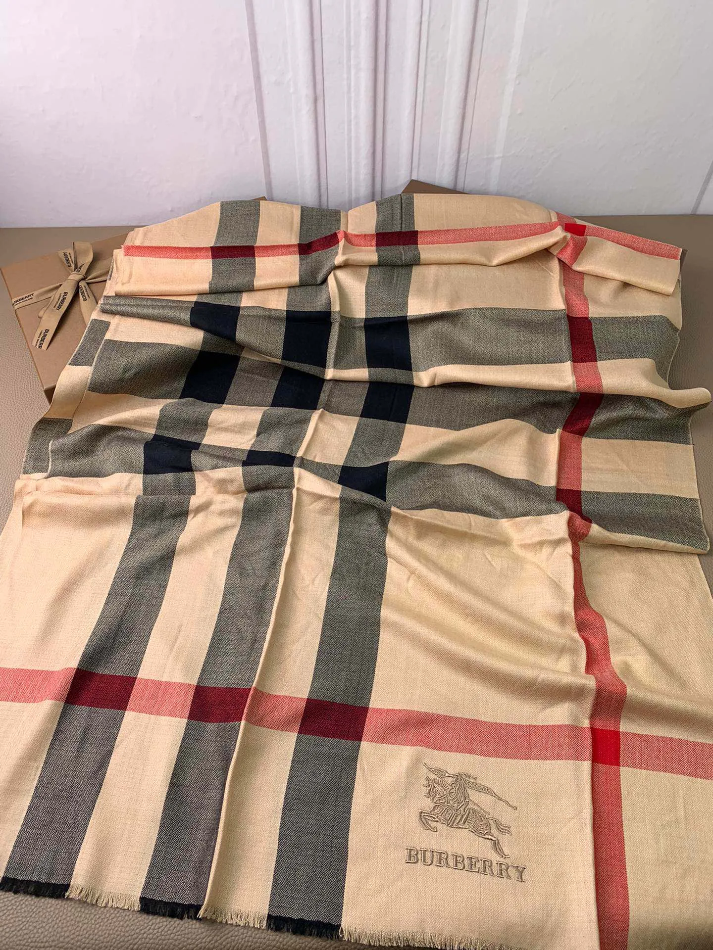 Шарфы Burberry 438467