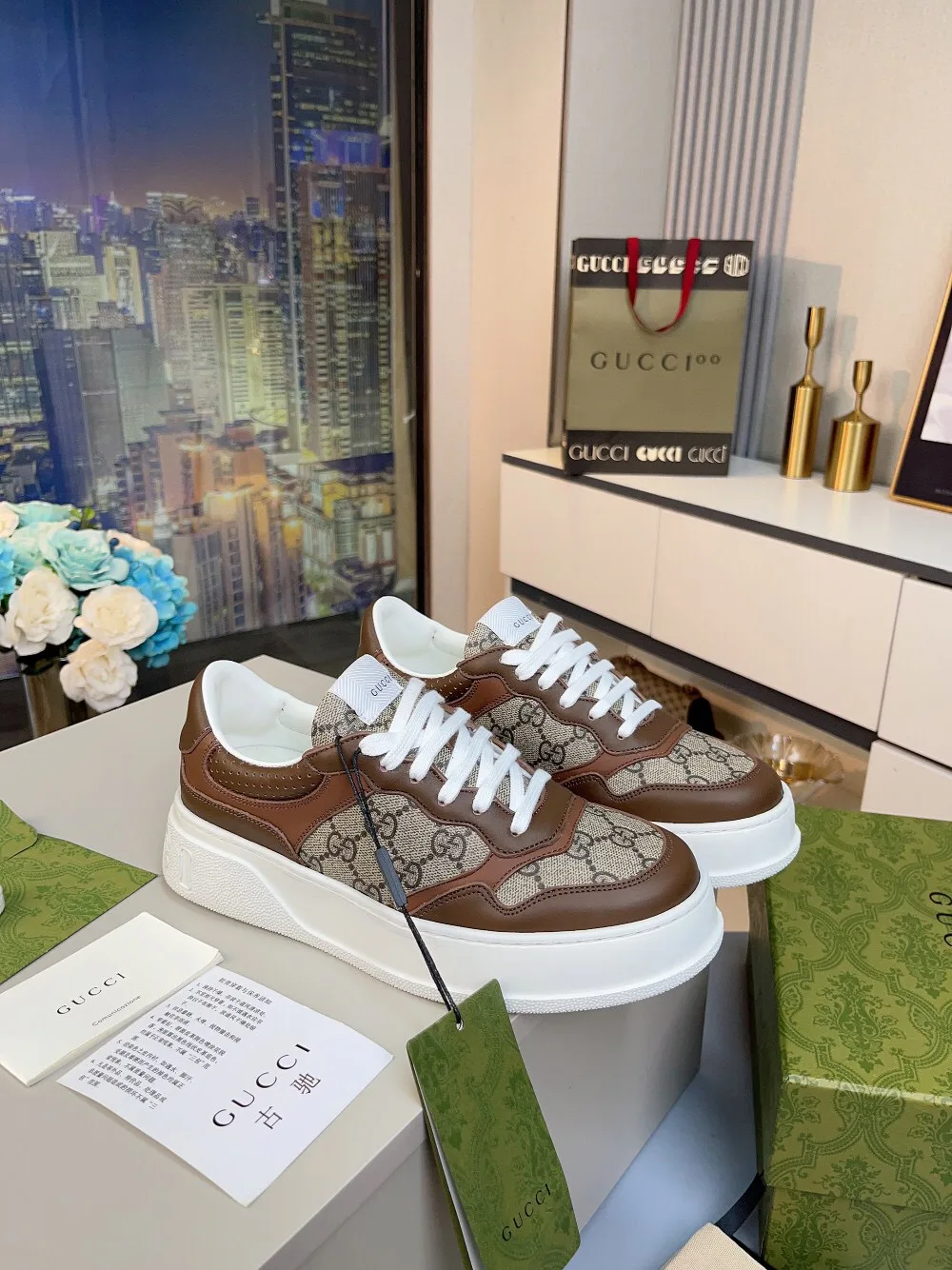 Кроссовки Женские Gucci 18369614