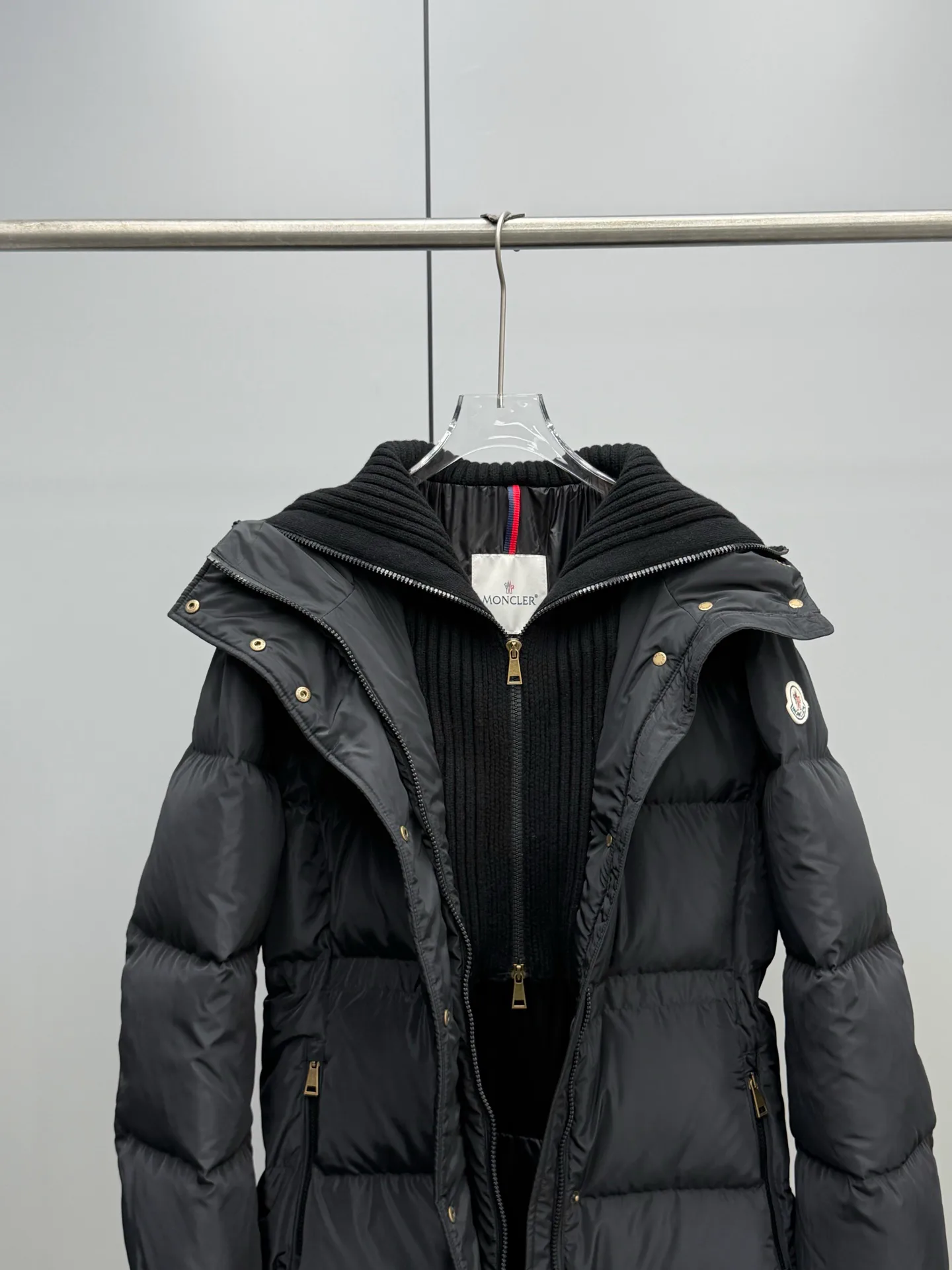 Куртки И Пуховики Женские Moncler 18111777