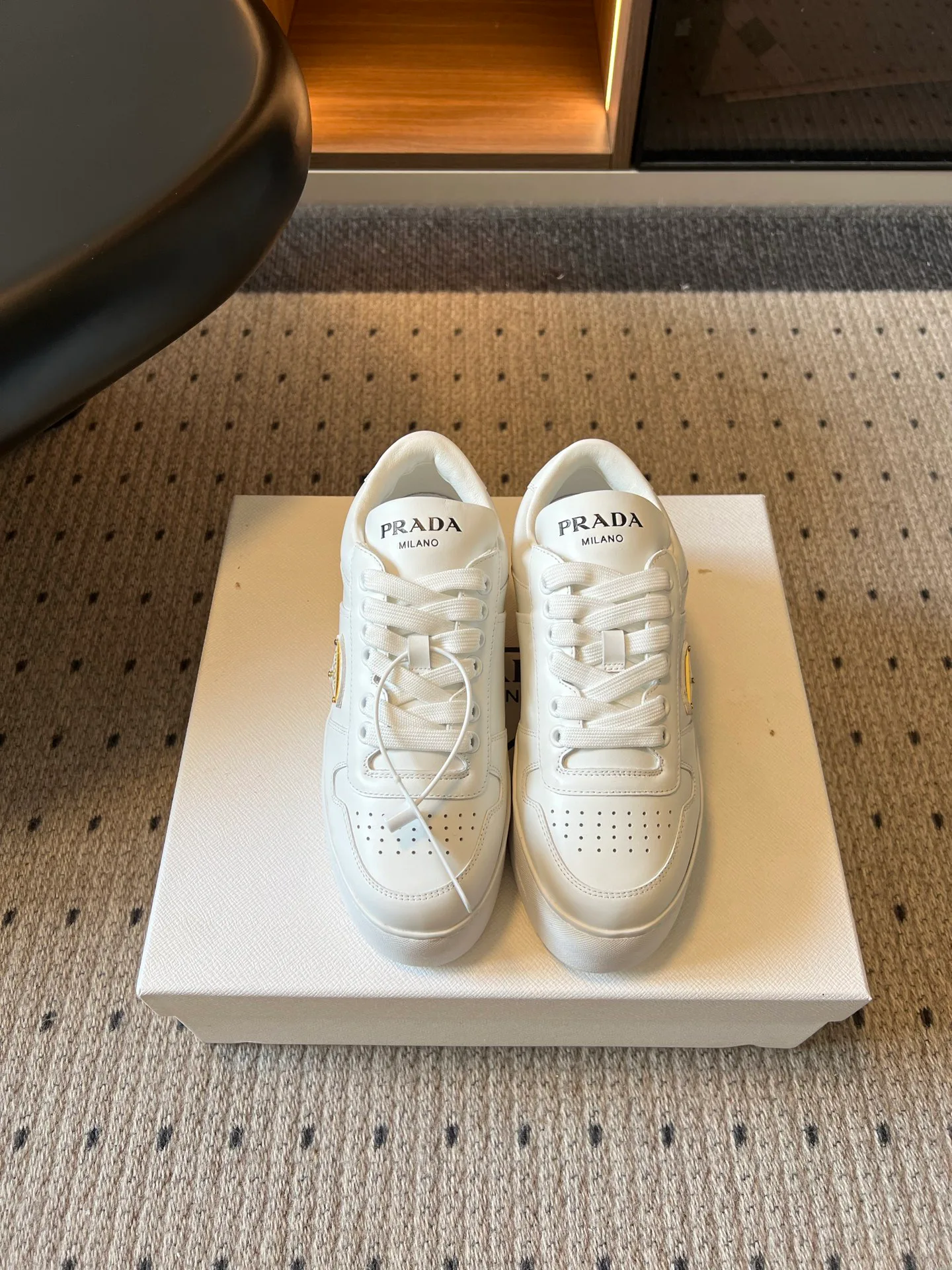 Кроссовки Женские Prada 18509472