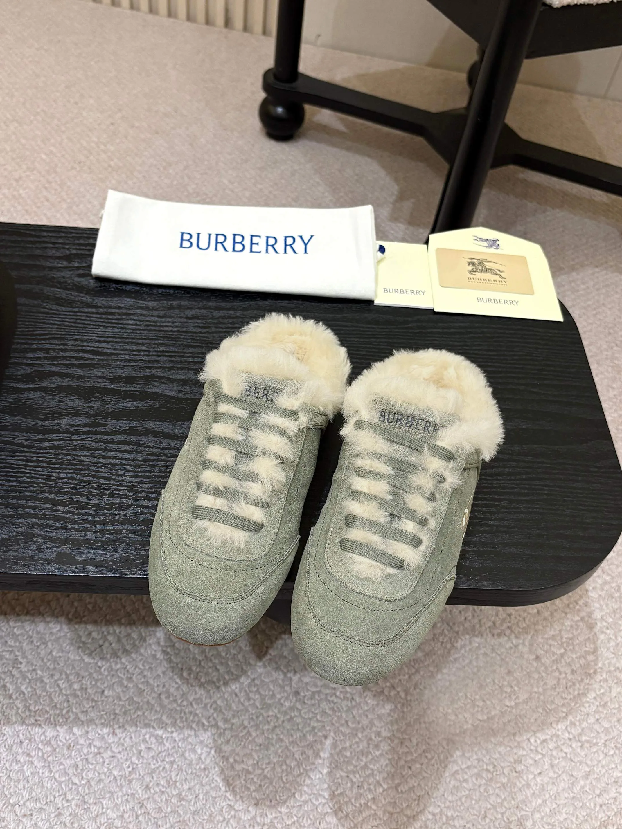 Кроссовки Женские Burberry 18703161