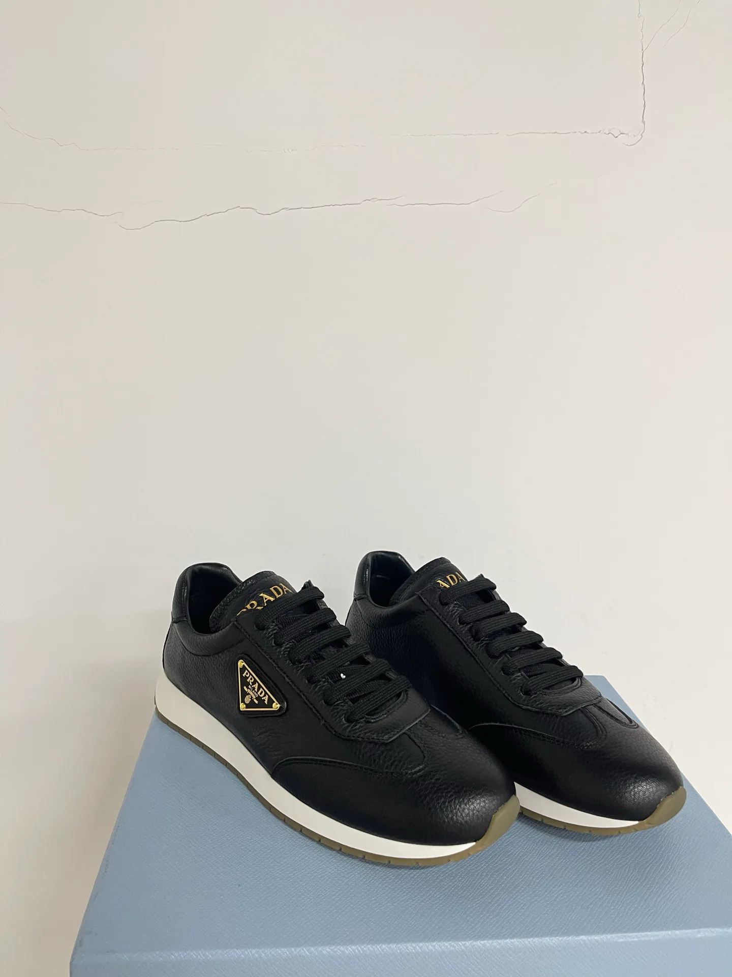 Кроссовки Женские Prada 7973