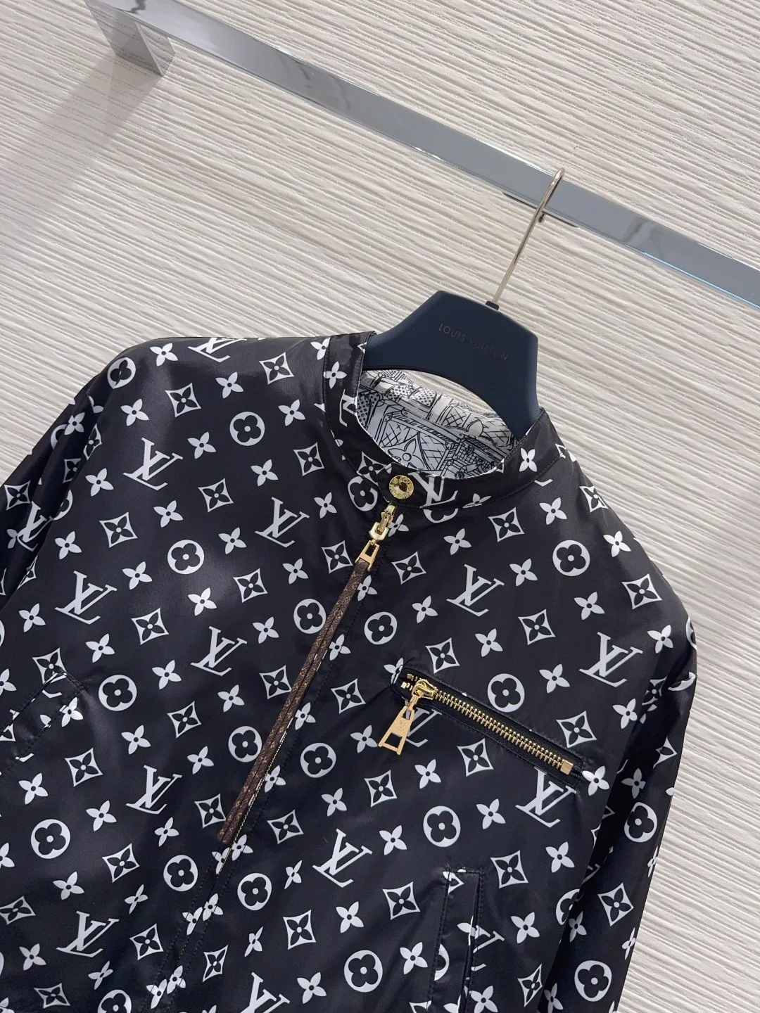 Куртки И Пуховики Женские Louis Vuitton 18023312