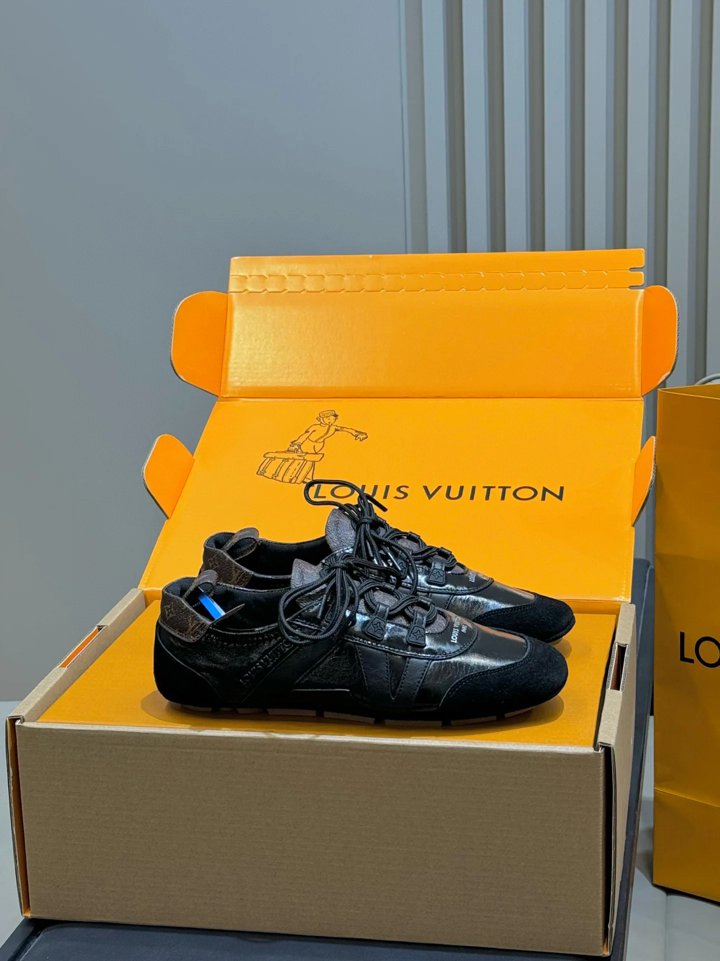 Кроссовки Женские Louis Vuitton 1280031